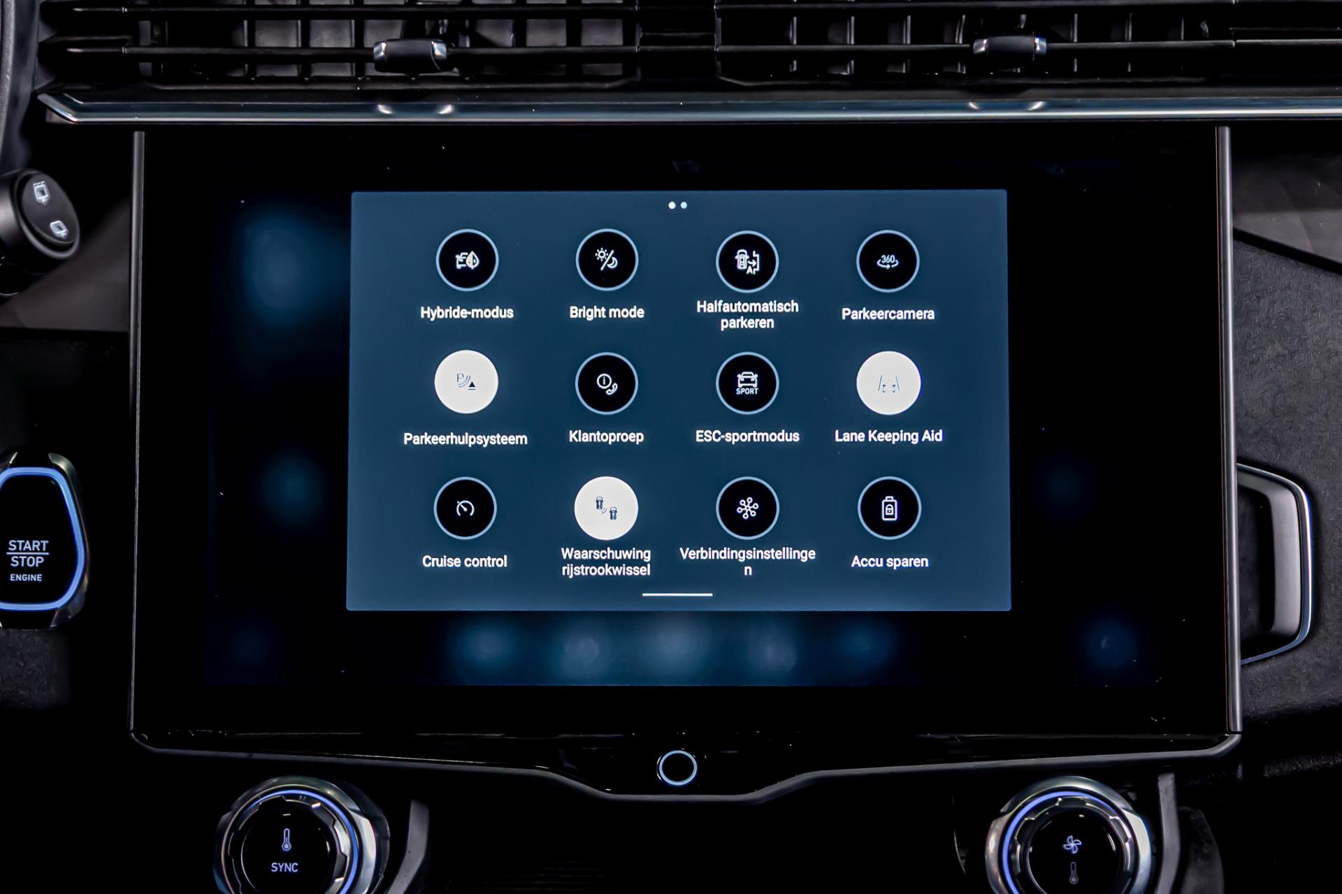 Lynk & Co 01 1.5 I Afneembare trekhaak I Schuif/kantel dak I Plug in 48592921-28.jpg | Autobedrijf van Geel