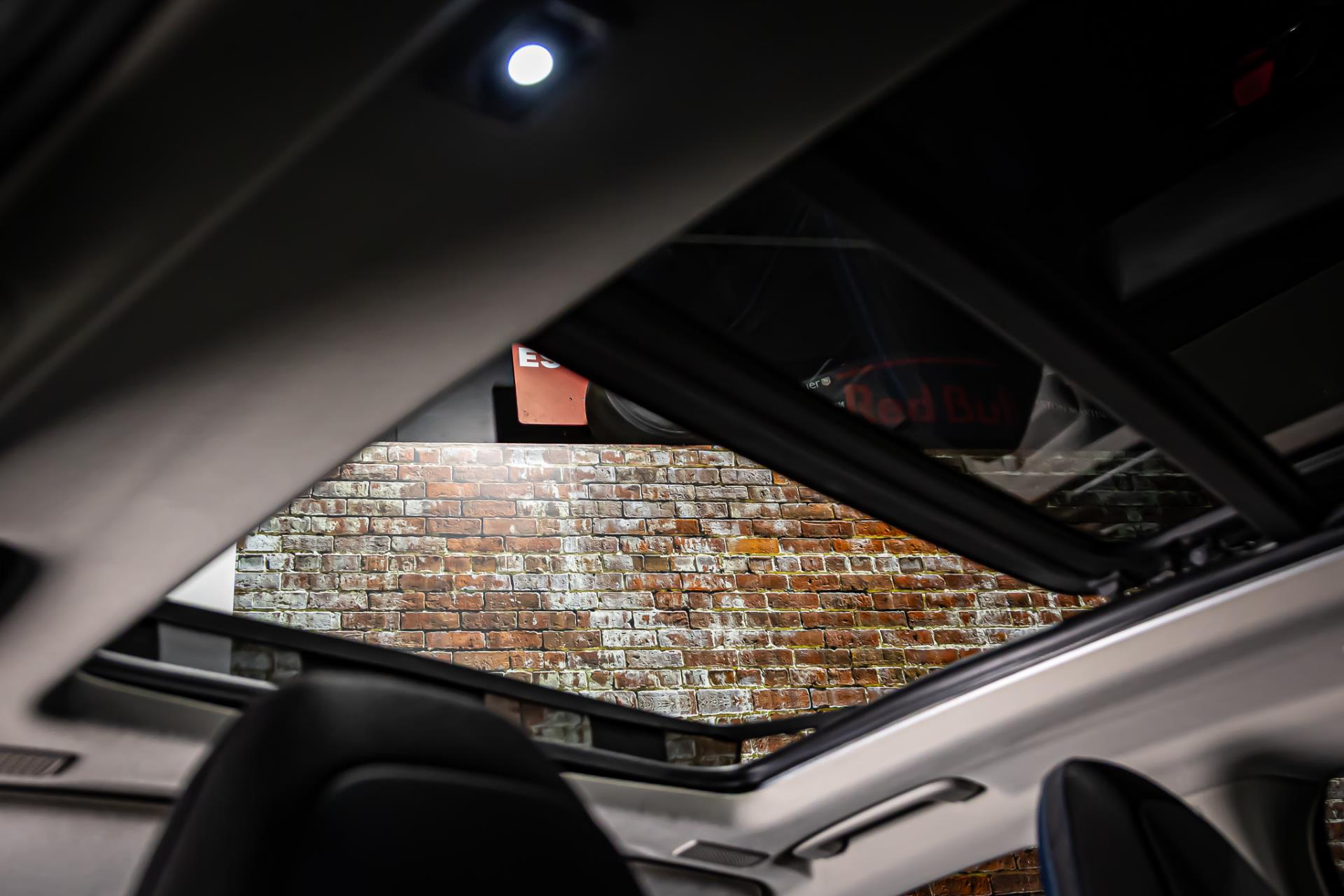 Lynk & Co 01 1.5 I Afneembare trekhaak I Schuif/kantel dak I Plug in 48592921-3.jpg | Autobedrijf van Geel