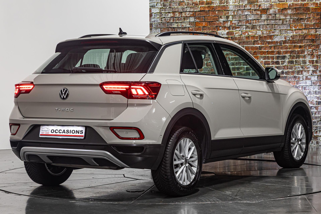 Volkswagen T-Roc 1.5 TSI Life Business I Afneembare trekhaak I Stoelverwarming 48656063-1.jpg | Autobedrijf van Geel