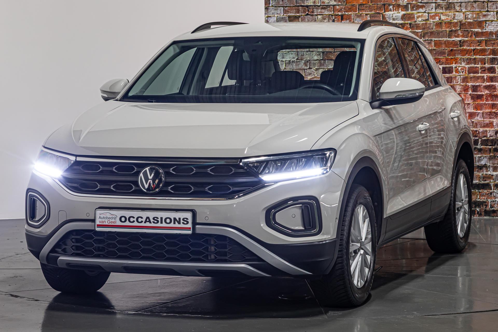 Volkswagen T-Roc 1.5 TSI Life Business I Afneembare trekhaak I Stoelverwarming 48656063-4.jpg | Autobedrijf van Geel