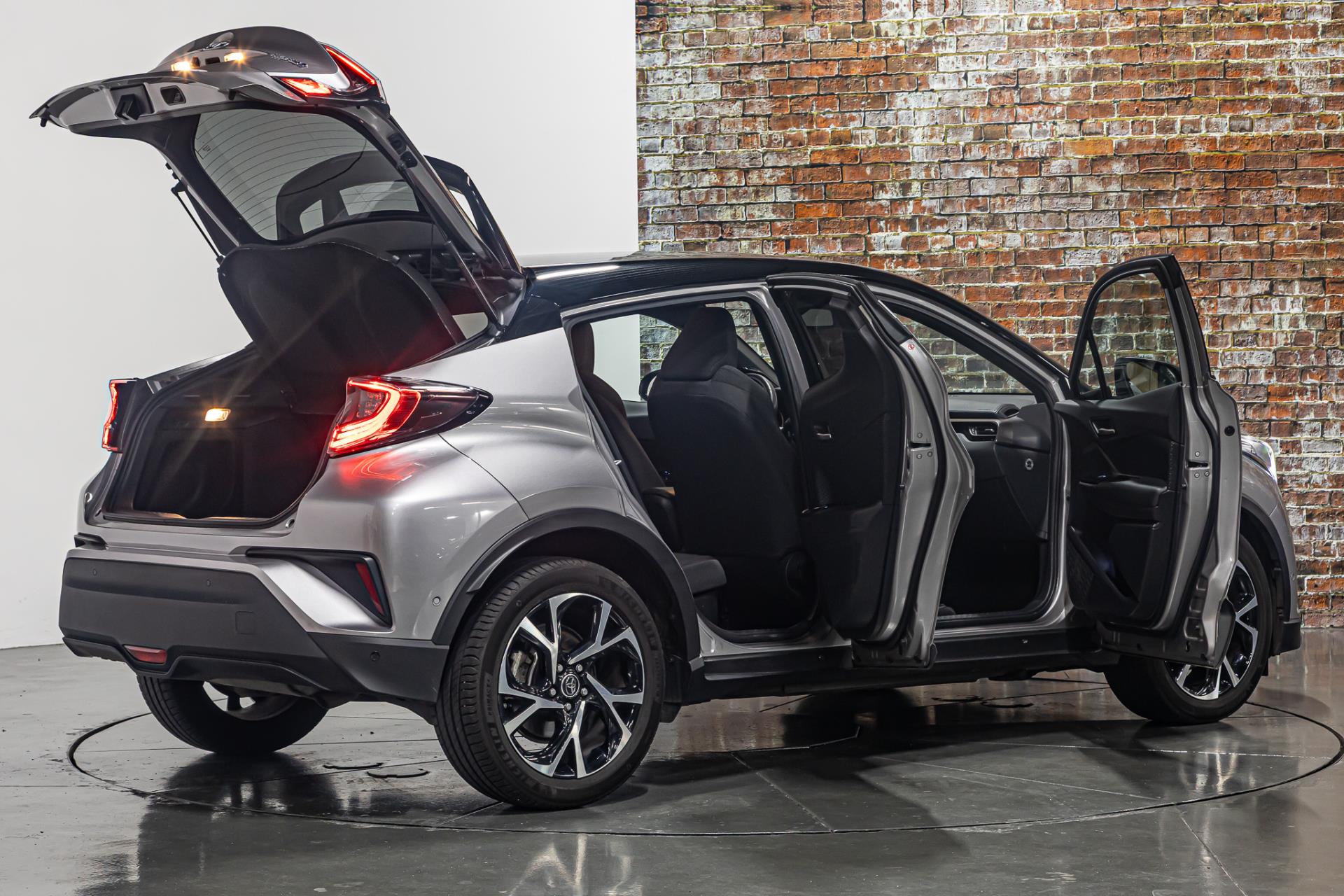 Toyota C-HR 1.8 Hybrid Style Ultimate I Achteruitrij camera I Stoelverwarming 49107113-13.jpg | Autobedrijf van Geel