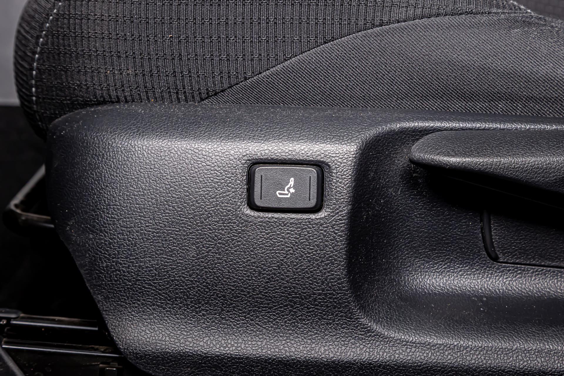 Toyota C-HR 1.8 Hybrid Style Ultimate I Achteruitrij camera I Stoelverwarming 49107113-25.jpg | Autobedrijf van Geel