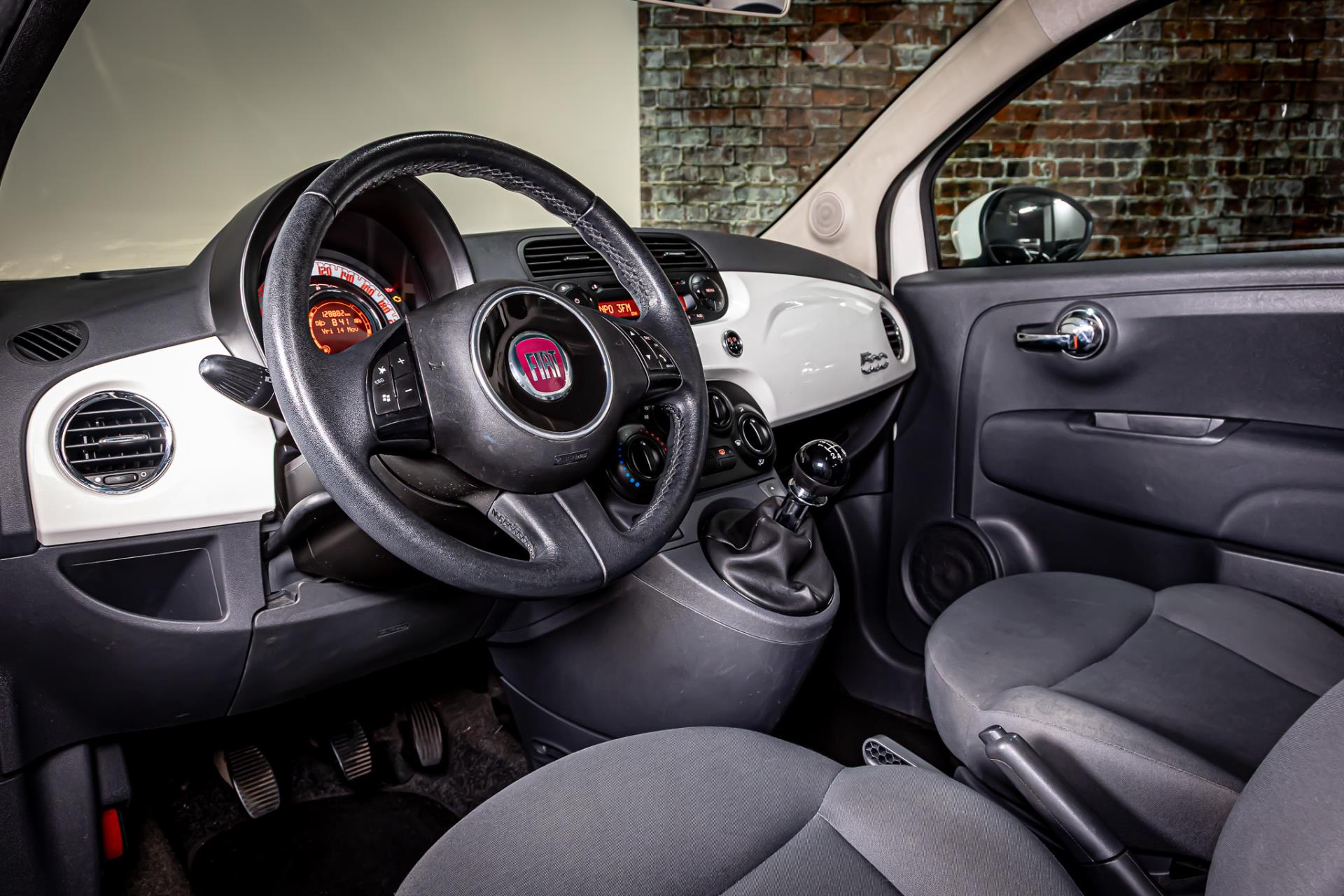 Fiat 500 0.9 TwinAir Lounge I Panorama dak I Airco 49284742-10.jpg | Autobedrijf van Geel