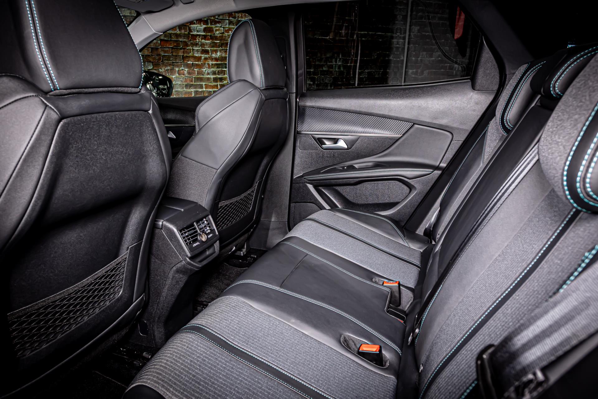 Peugeot 3008 1.6 HYbrid 225 Blue Lease GT I Afneembare trekhaak I Stoelverwarming 49323317-21.jpg | Autobedrijf van Geel