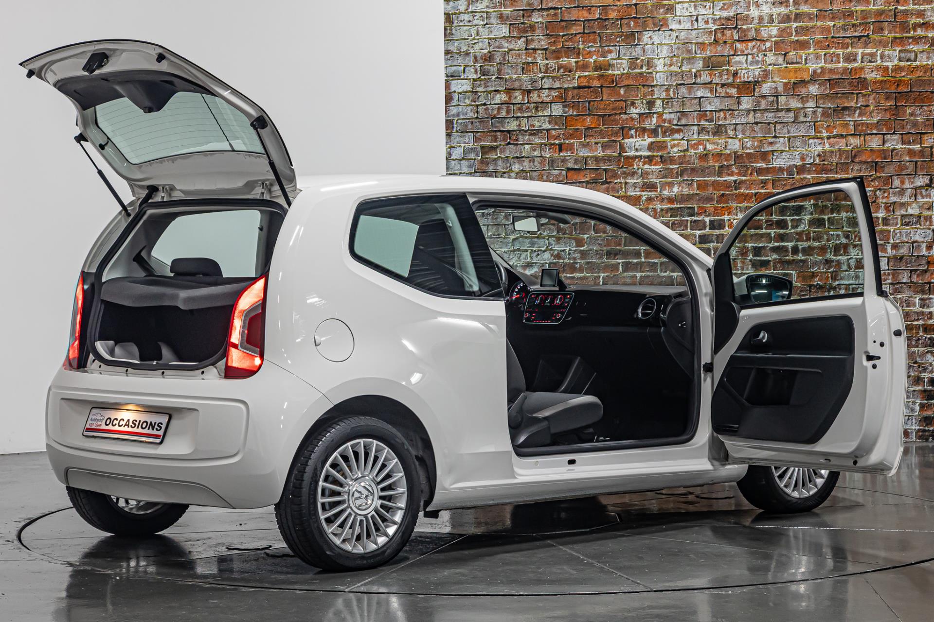 Volkswagen up! 1.0 high up! BlueMotion I Airco I Navi 49324383-14.jpg | Autobedrijf van Geel