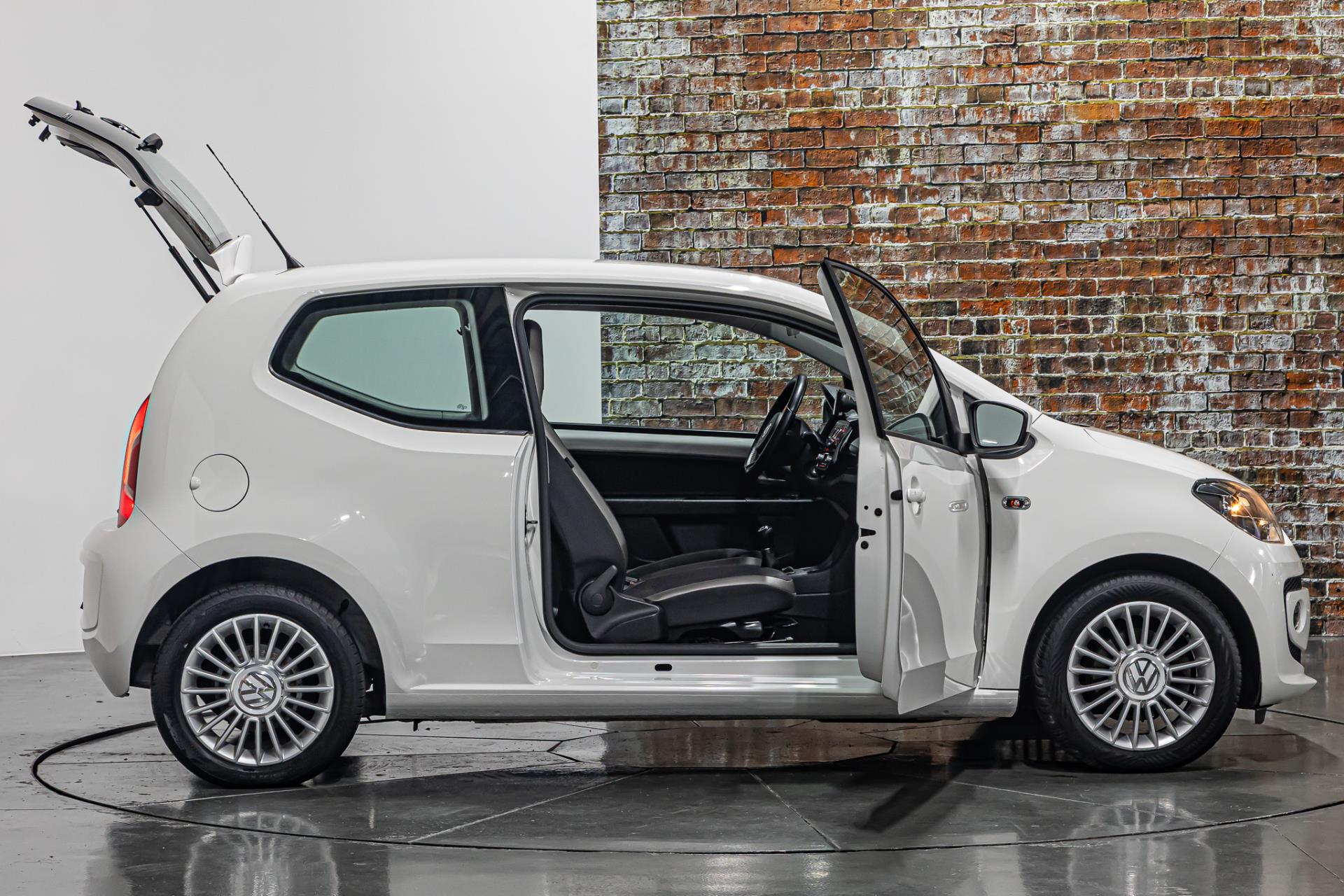 Volkswagen up! 1.0 high up! BlueMotion I Airco I Navi 49324383-15.jpg | Autobedrijf van Geel