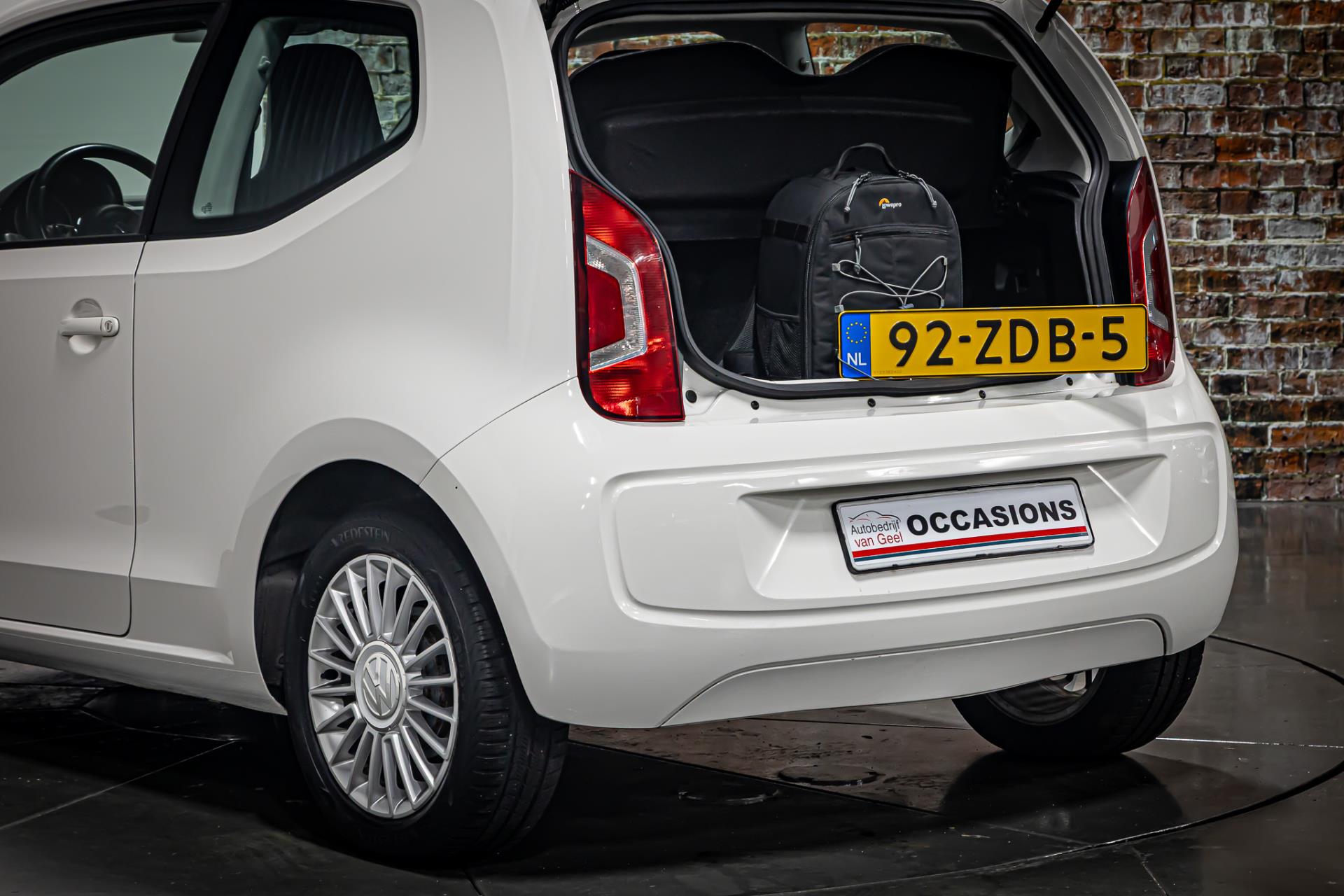 Volkswagen up! 1.0 high up! BlueMotion I Airco I Navi 49324383-18.jpg | Autobedrijf van Geel