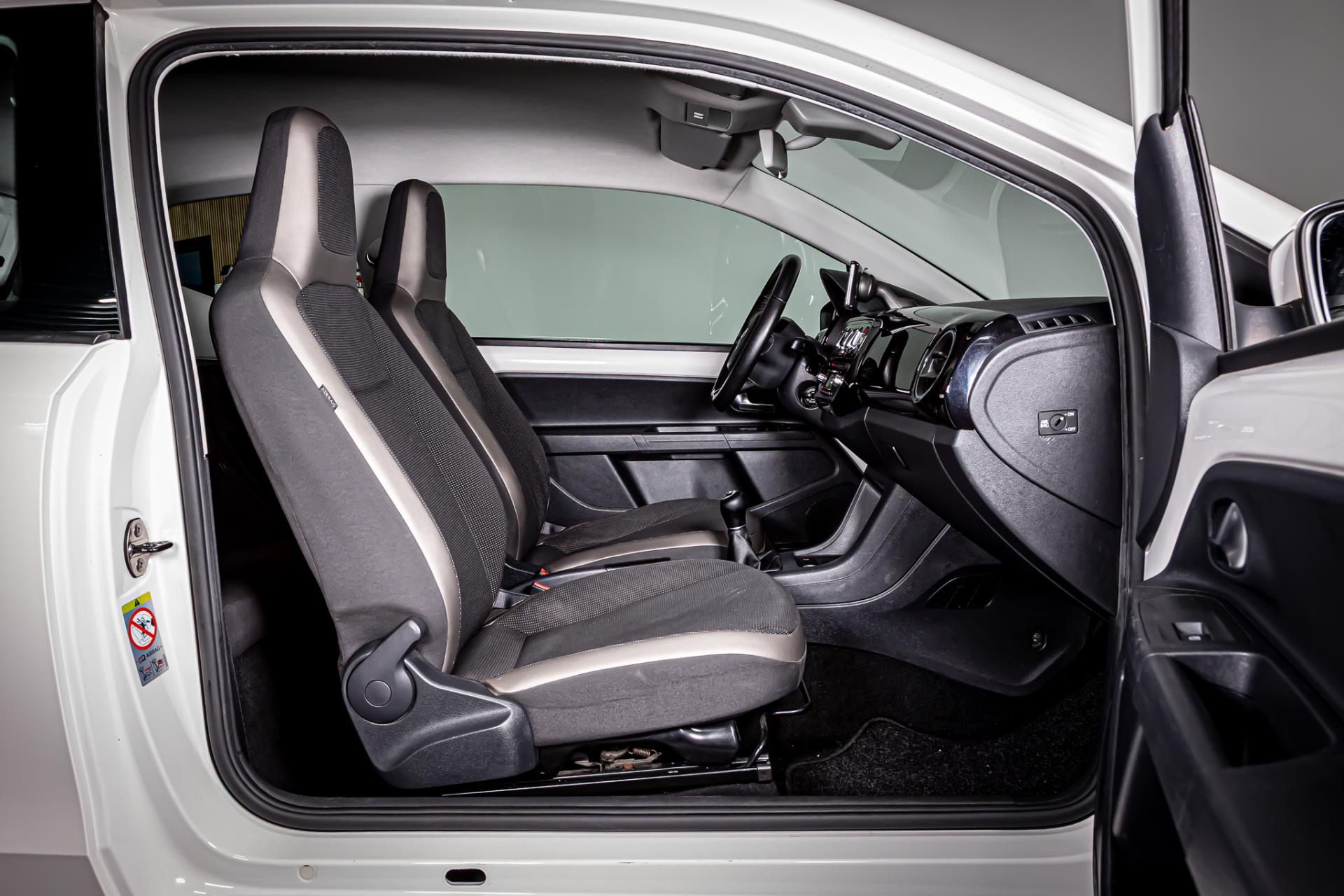 Volkswagen up! 1.0 high up! BlueMotion I Airco I Navi 49324383-23.jpg | Autobedrijf van Geel