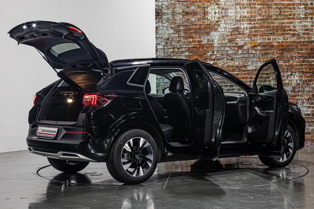 Opel Grandland 1.2 Turbo Ultimate I Stuur& stoel verwarming I Achteruitrij camera 49379579-14.jpg | Autobedrijf van Geel