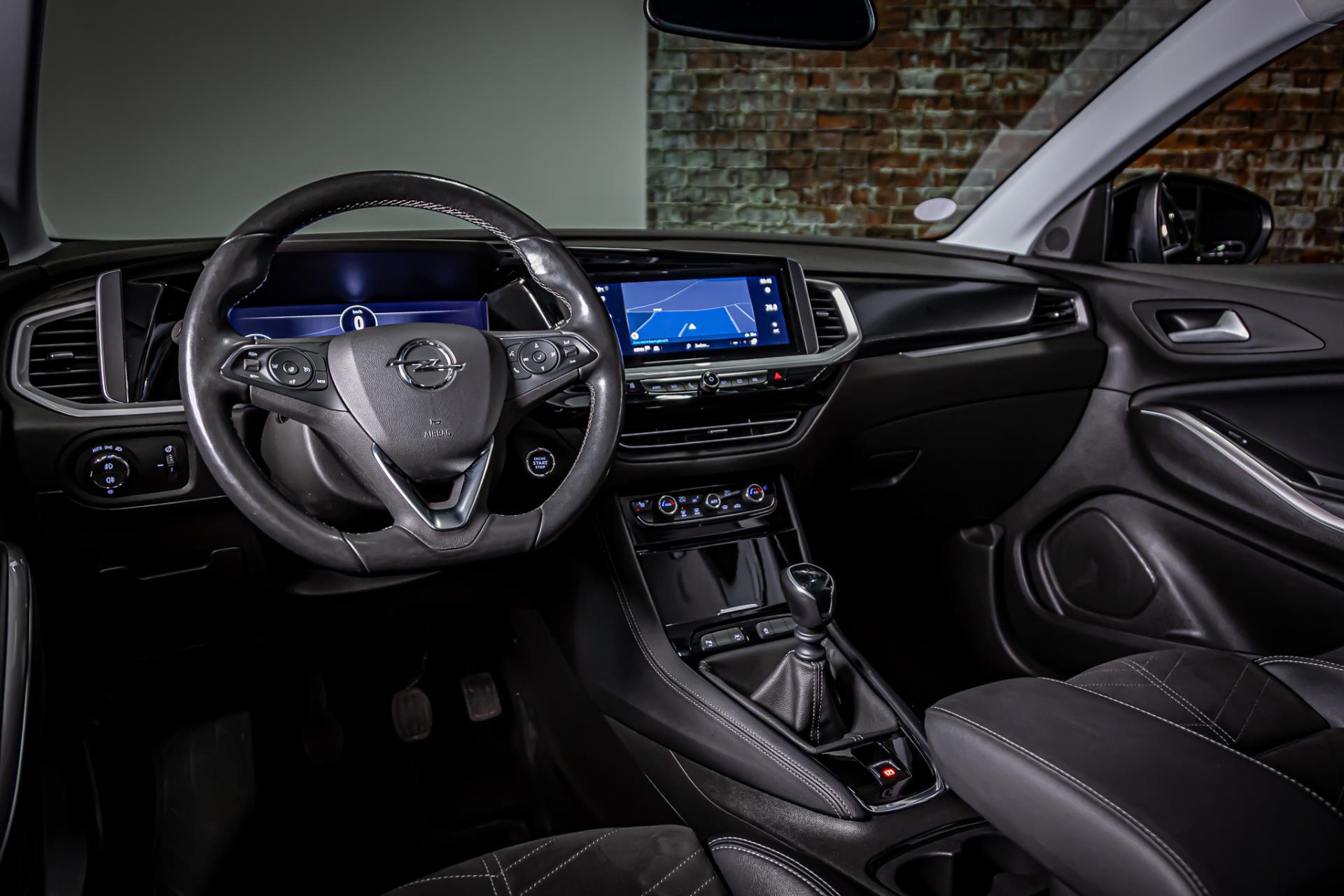 Opel Grandland 1.2 Turbo Ultimate I Stuur& stoel verwarming I Achteruitrij camera 49379579-17.jpg | Autobedrijf van Geel