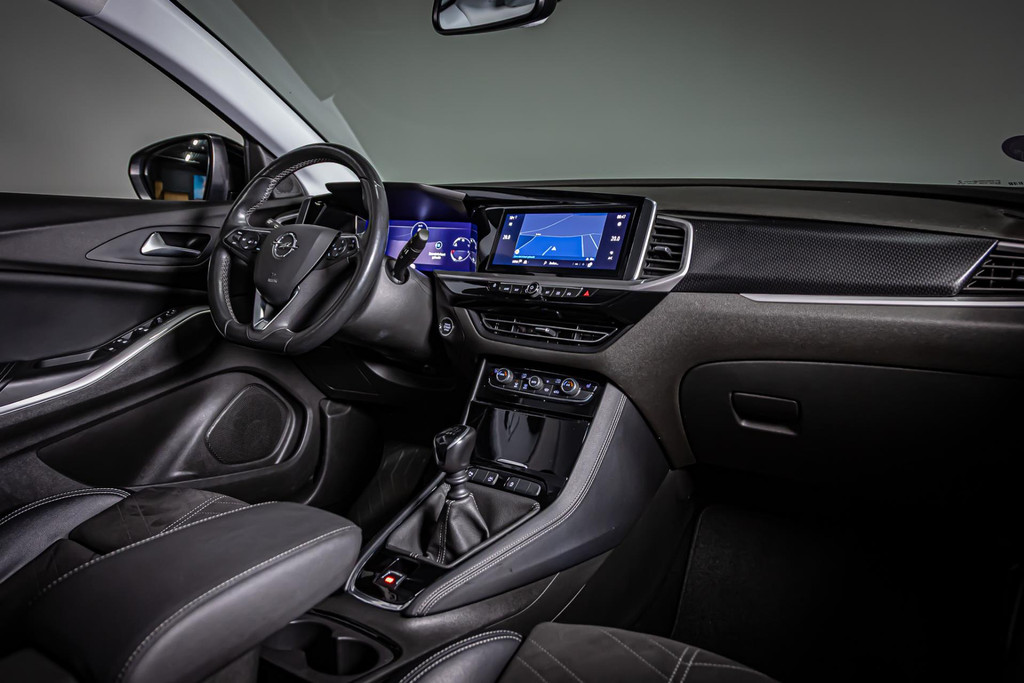 Opel Grandland 1.2 Turbo Ultimate I Stuur& stoel verwarming I Achteruitrij camera 49379579-3.jpg | Autobedrijf van Geel