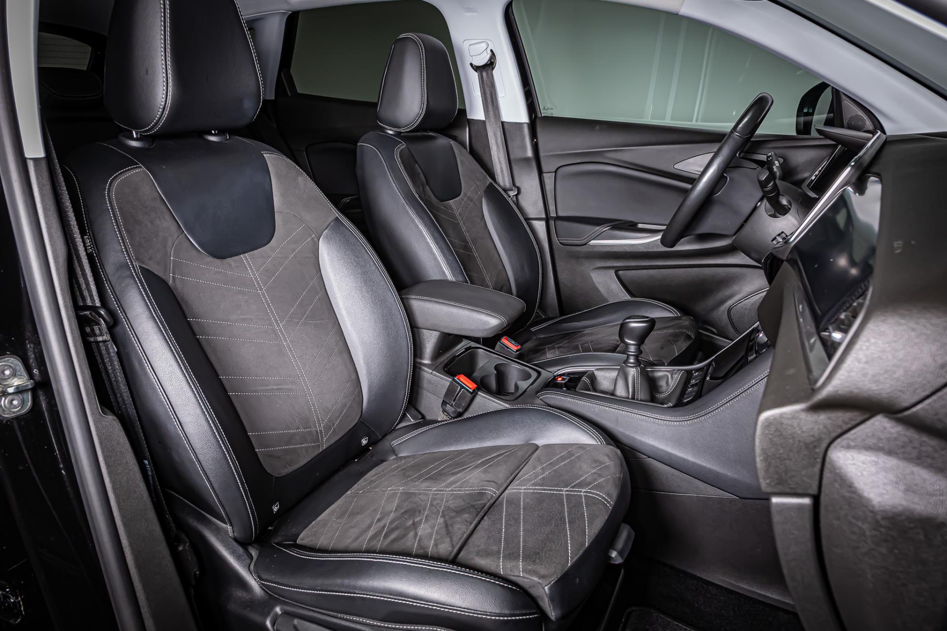 Opel Grandland 1.2 Turbo Ultimate I Stuur& stoel verwarming I Achteruitrij camera 49379579-4.jpg | Autobedrijf van Geel