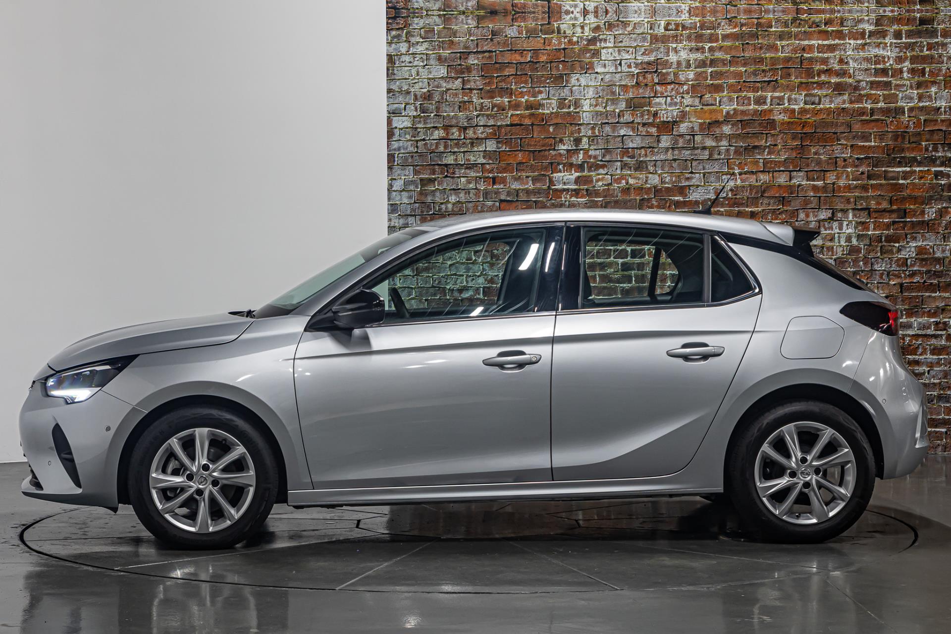 Opel Corsa 1.2 Turbo I Apple carplay I Achteruitrij camera 49425241-8.jpg | Autobedrijf van Geel