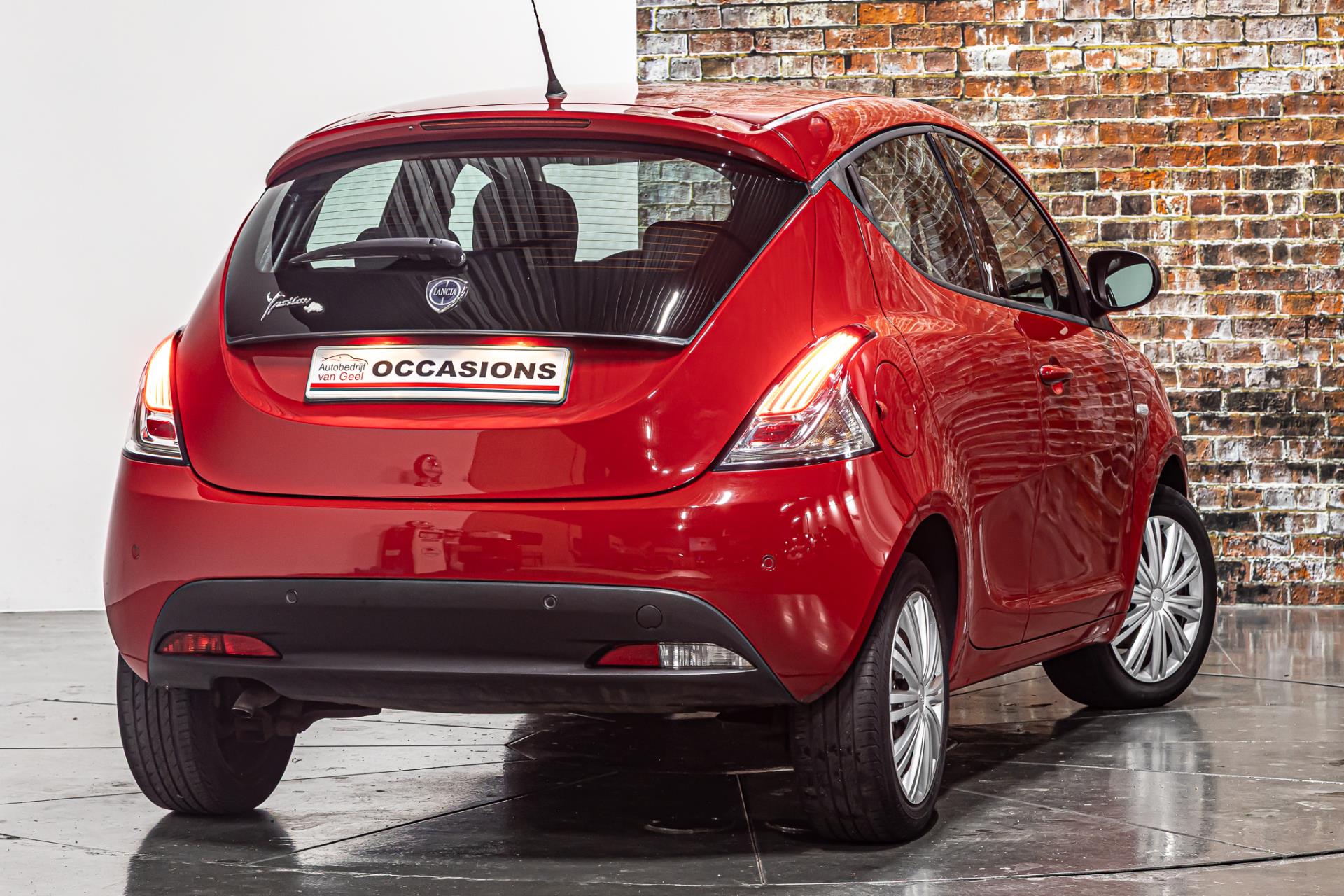 Lancia Ypsilon 0.9 TwinAir Elefantino Plus I Navi I 49443866-1.jpg | Autobedrijf van Geel