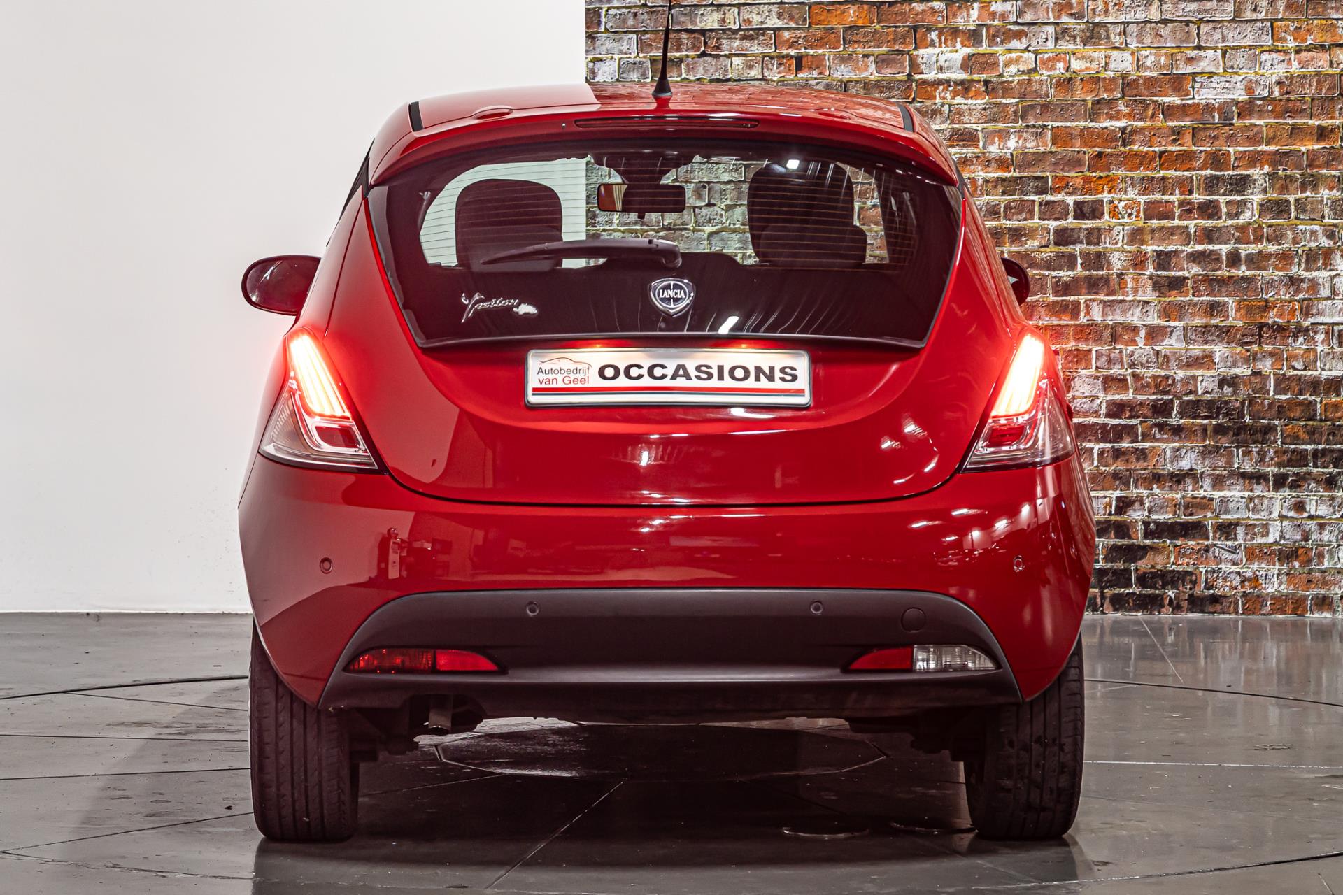 Lancia Ypsilon 0.9 TwinAir Elefantino Plus I Navi I 49443866-10.jpg | Autobedrijf van Geel