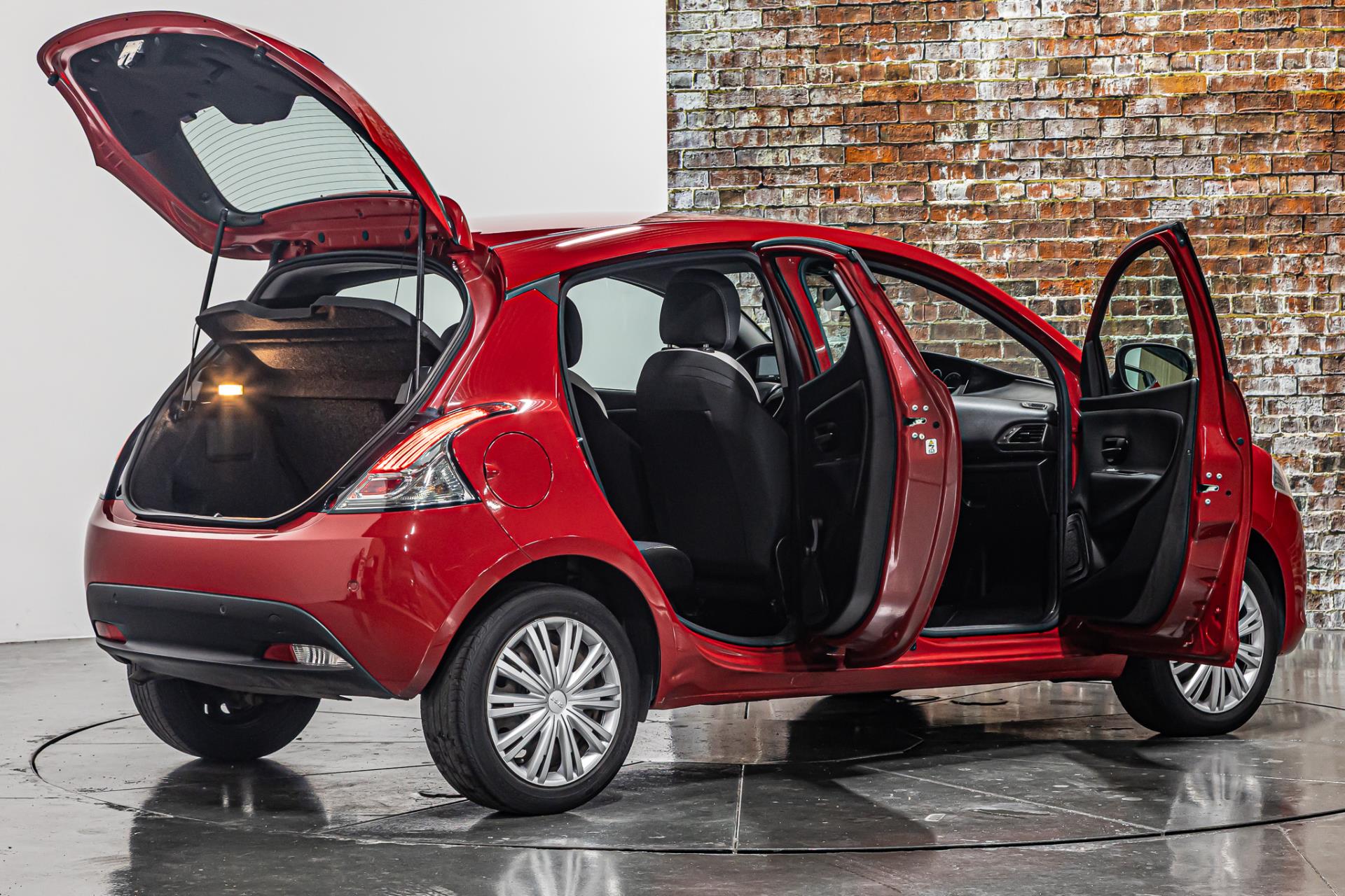 Lancia Ypsilon 0.9 TwinAir Elefantino Plus I Navi I 49443866-13.jpg | Autobedrijf van Geel