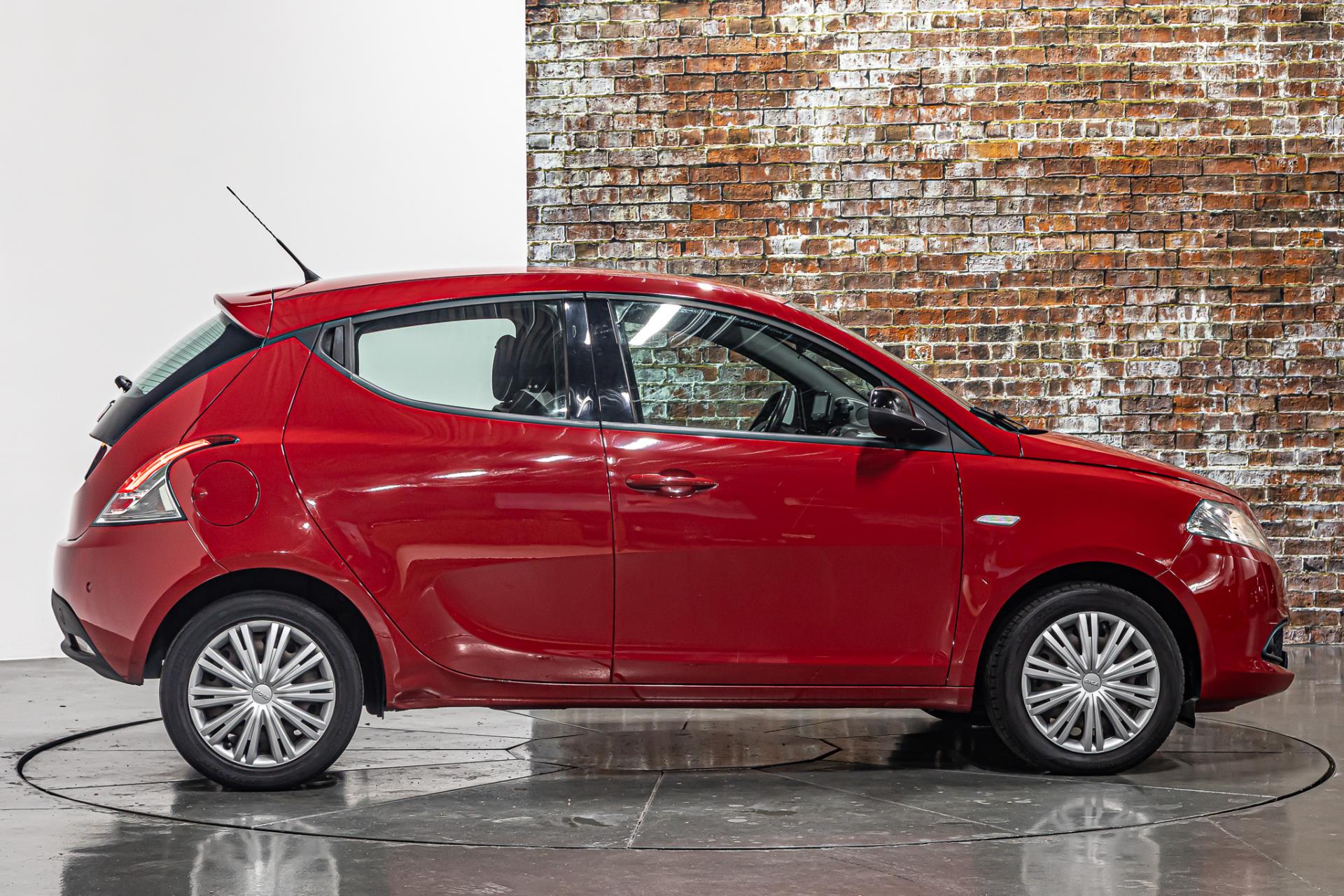 Lancia Ypsilon 0.9 TwinAir Elefantino Plus I Navi I 49443866-14.jpg | Autobedrijf van Geel