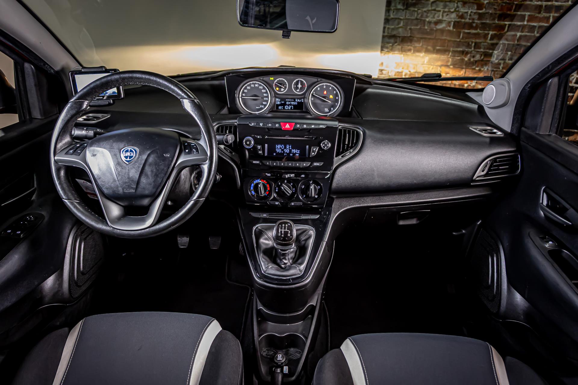 Lancia Ypsilon 0.9 TwinAir Elefantino Plus I Navi I 49443866-3.jpg | Autobedrijf van Geel