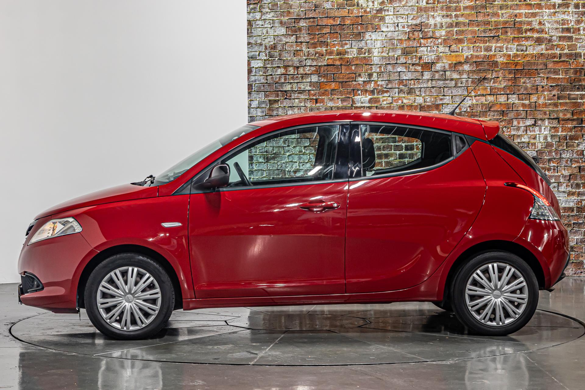 Lancia Ypsilon 0.9 TwinAir Elefantino Plus I Navi I 49443866-7.jpg | Autobedrijf van Geel