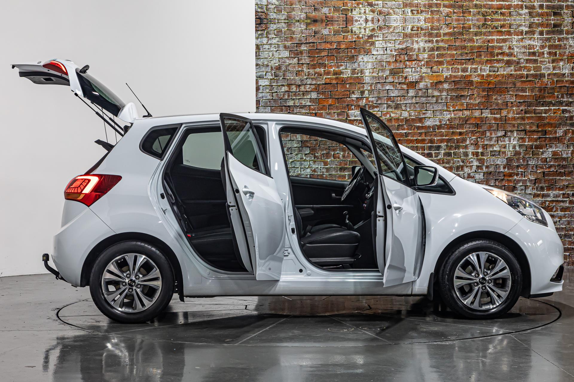 Kia Venga 1.4 CVVT Summer Edition I 1ste eigenaar I Trekhaak I Schuif/kantel dak 49534010-17.jpg | Autobedrijf van Geel