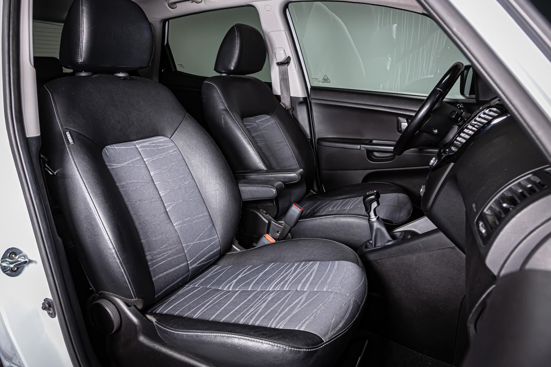 Kia Venga 1.4 CVVT Summer Edition I 1ste eigenaar I Trekhaak I Schuif/kantel dak 49534010-24.jpg | Autobedrijf van Geel