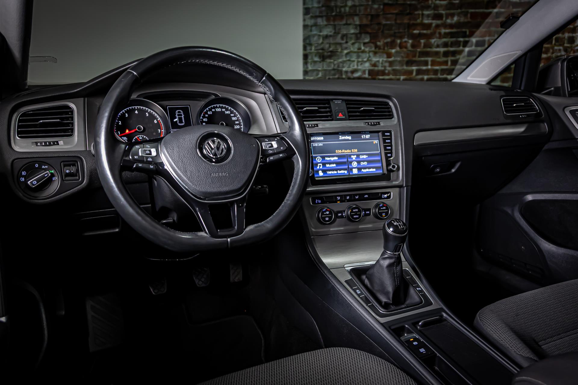 Volkswagen Golf 1.2 TSI Comfortline I Trekhaak I Navi 49599937-2.jpg | Autobedrijf van Geel