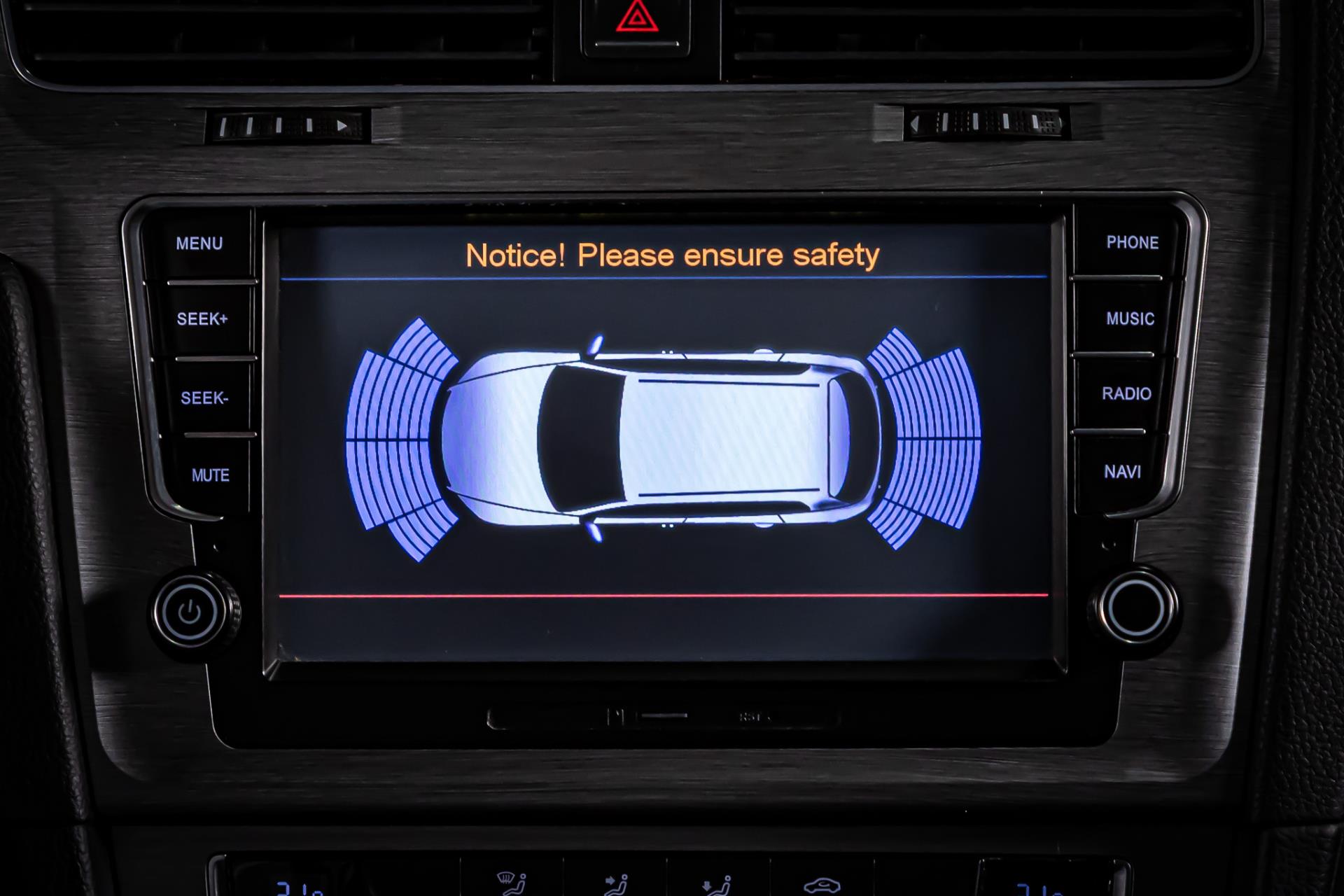 Volkswagen Golf 1.2 TSI Comfortline I Trekhaak I Navi 49599937-24.jpg | Autobedrijf van Geel