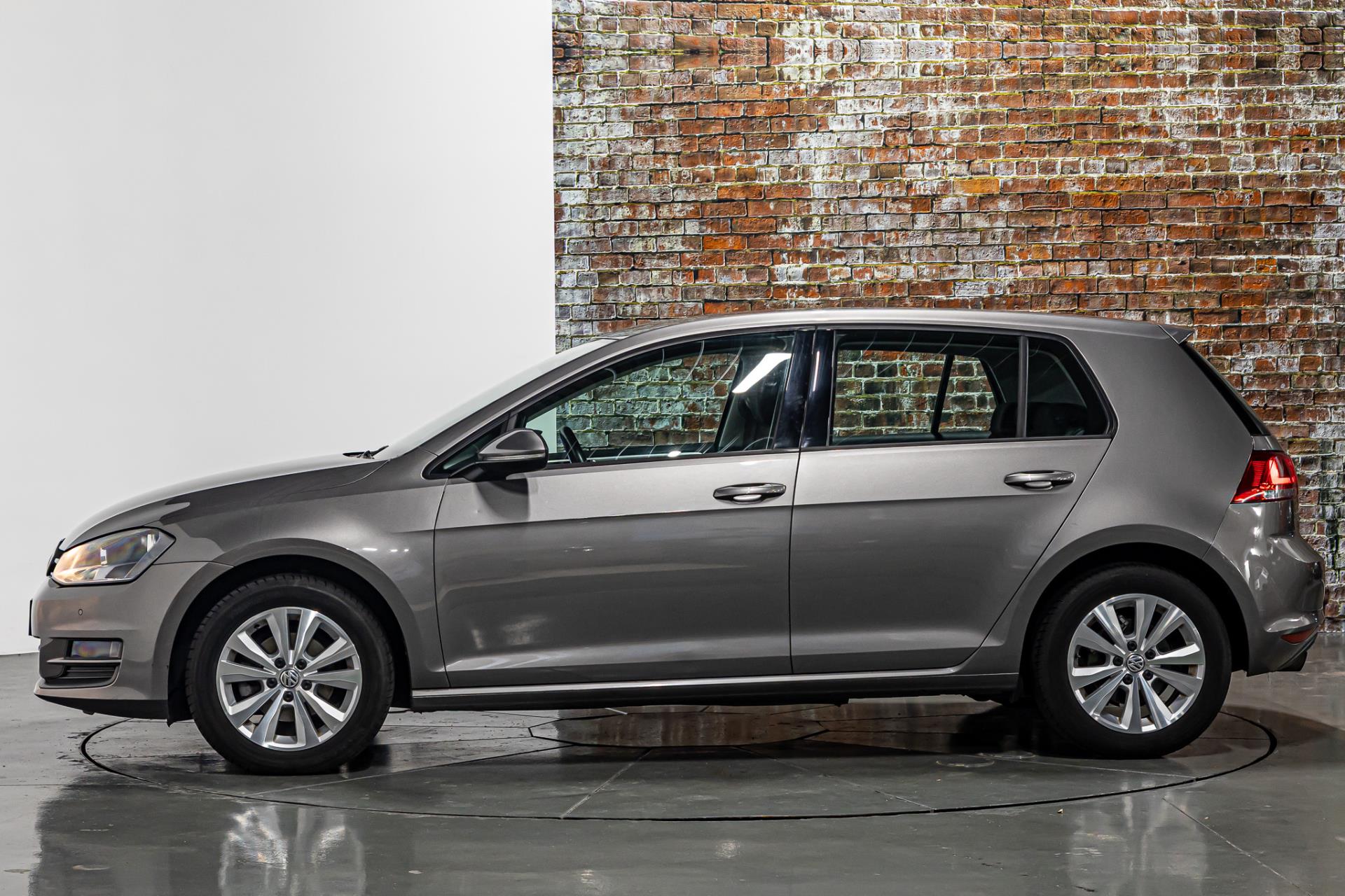 Volkswagen Golf 1.2 TSI Comfortline I Trekhaak I Navi 49599937-7.jpg | Autobedrijf van Geel