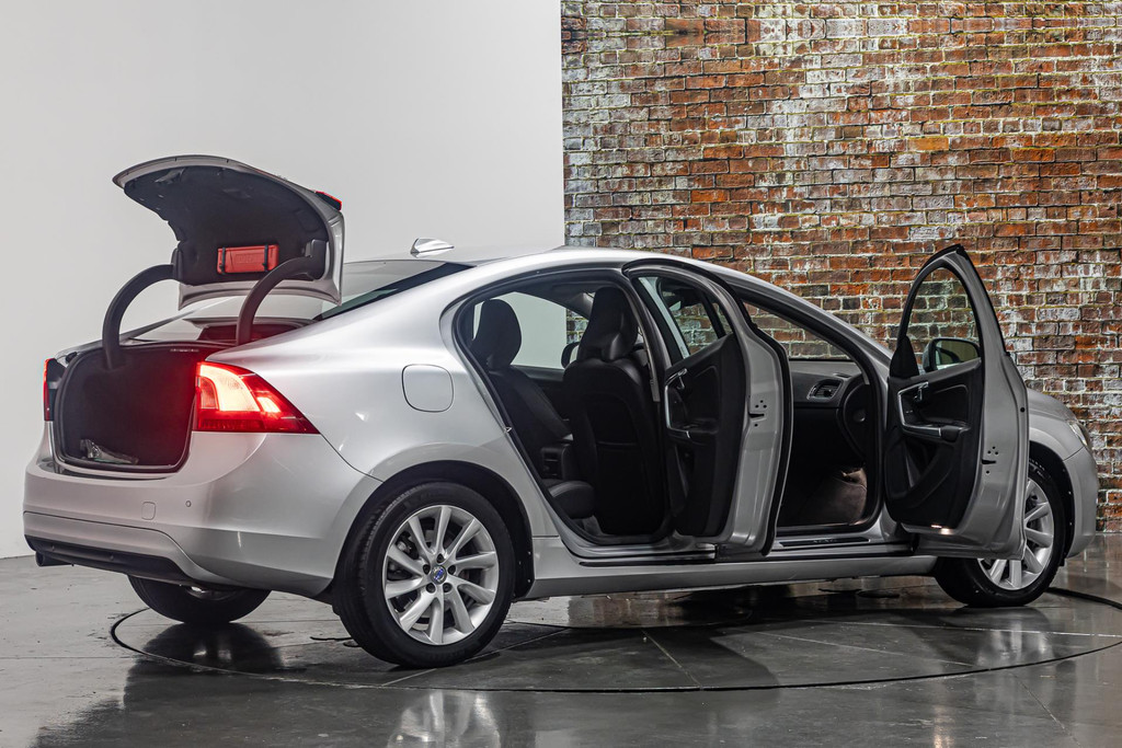 Volvo S60 2.0 D3 Summum I Automaat I Stoelverwarming 49679600-14.jpg | Autobedrijf van Geel