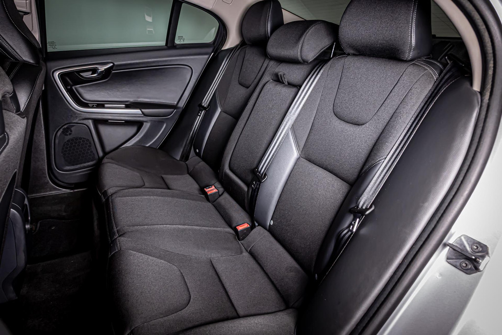 Volvo S60 2.0 D3 Summum I Automaat I Stoelverwarming 49679600-27.jpg | Autobedrijf van Geel