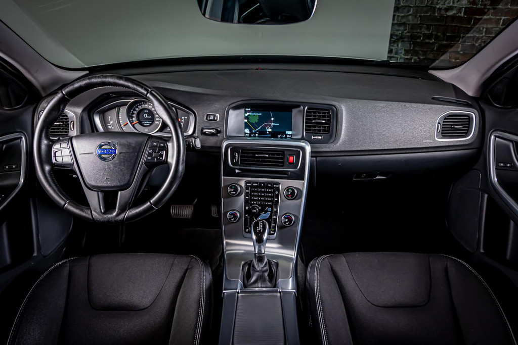 Volvo S60 2.0 D3 Summum I Automaat I Stoelverwarming 49679600-3.jpg | Autobedrijf van Geel
