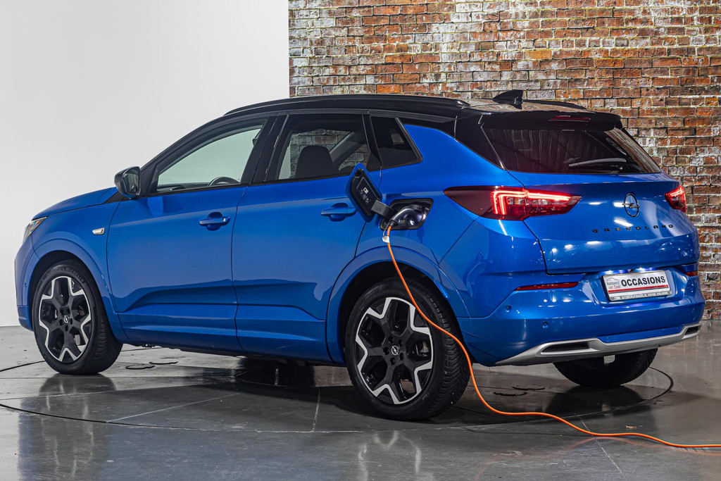 Opel Grandland 1.6 Turbo Plug-In Hybrid Ultimate I Stoel verwaming & verkoeling I Stoelen met memory 49735601-10.jpg | Autobedrijf van Geel