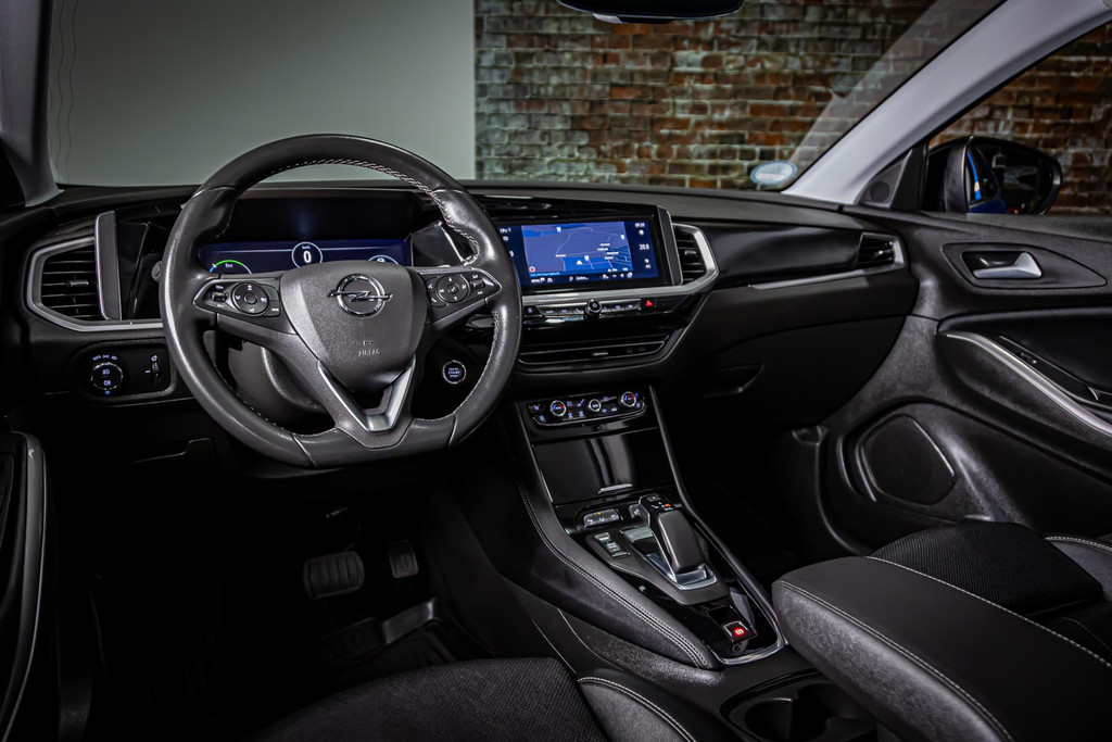 Opel Grandland 1.6 Turbo Plug-In Hybrid Ultimate I Stoel verwaming & verkoeling I Stoelen met memory 49735601-2.jpg | Autobedrijf van Geel