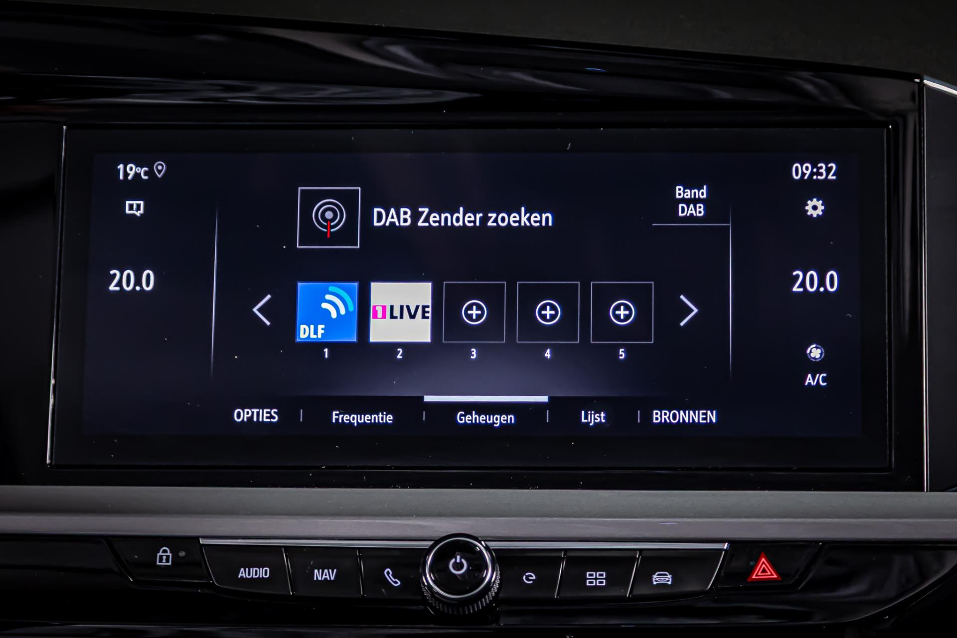 Opel Grandland 1.6 Turbo Plug-In Hybrid Ultimate I Stoel verwaming & verkoeling I Stoelen met memory 49735601-30.jpg | Autobedrijf van Geel