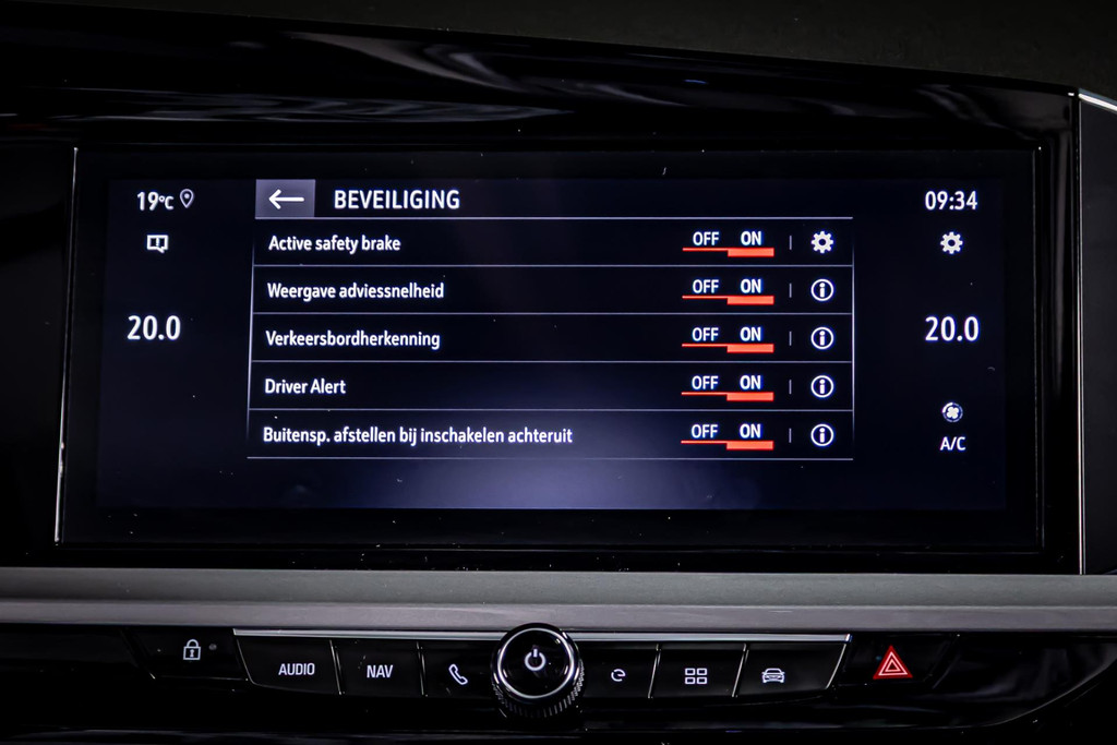 Opel Grandland 1.6 Turbo Plug-In Hybrid Ultimate I Stoel verwaming & verkoeling I Stoelen met memory 49735601-35.jpg | Autobedrijf van Geel