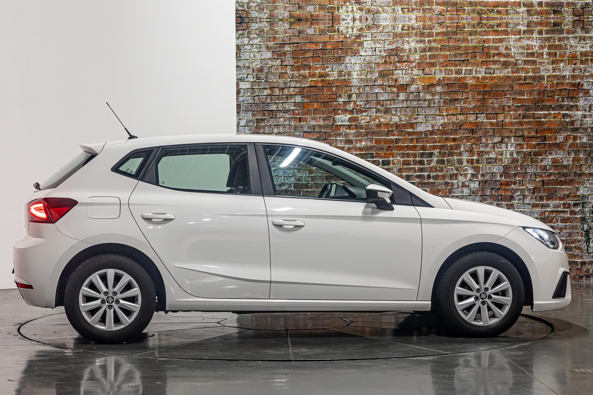 SEAT Ibiza 1.0 MPI Reference I Limiet controller I Stoelverwarming voor 49790459-15.jpg | Autobedrijf van Geel