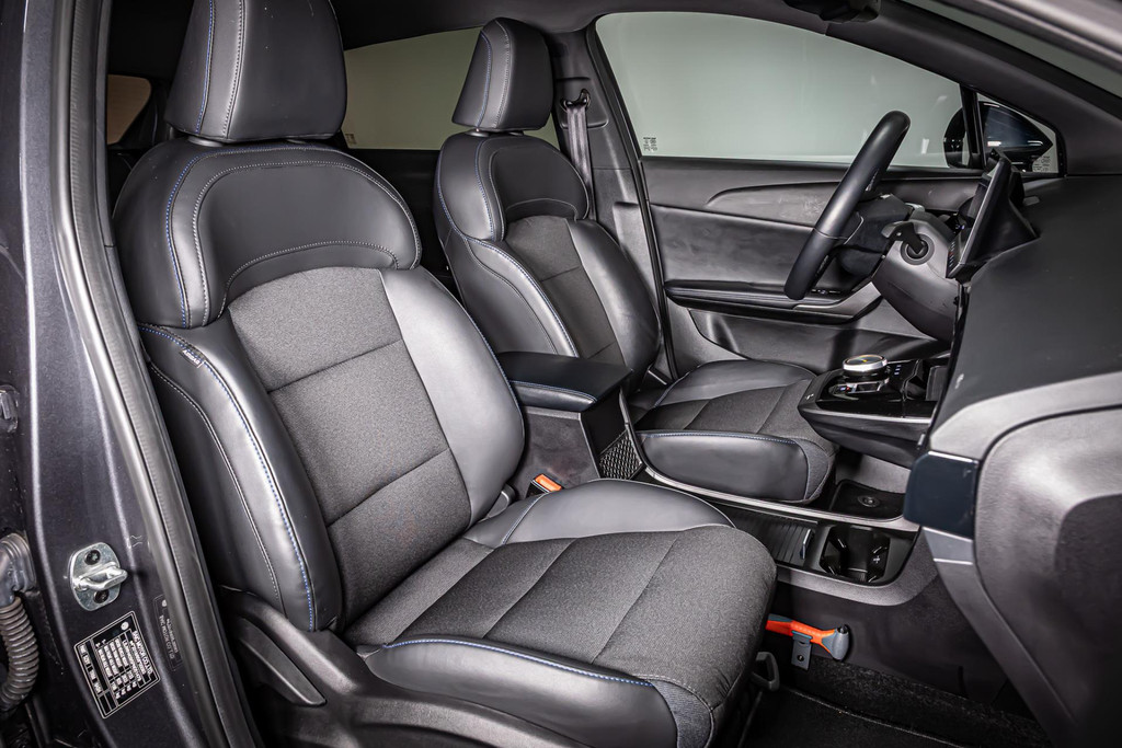 MG Mg4 electric Luxury 64 kWh 49960066-2.jpg | Autobedrijf van Geel