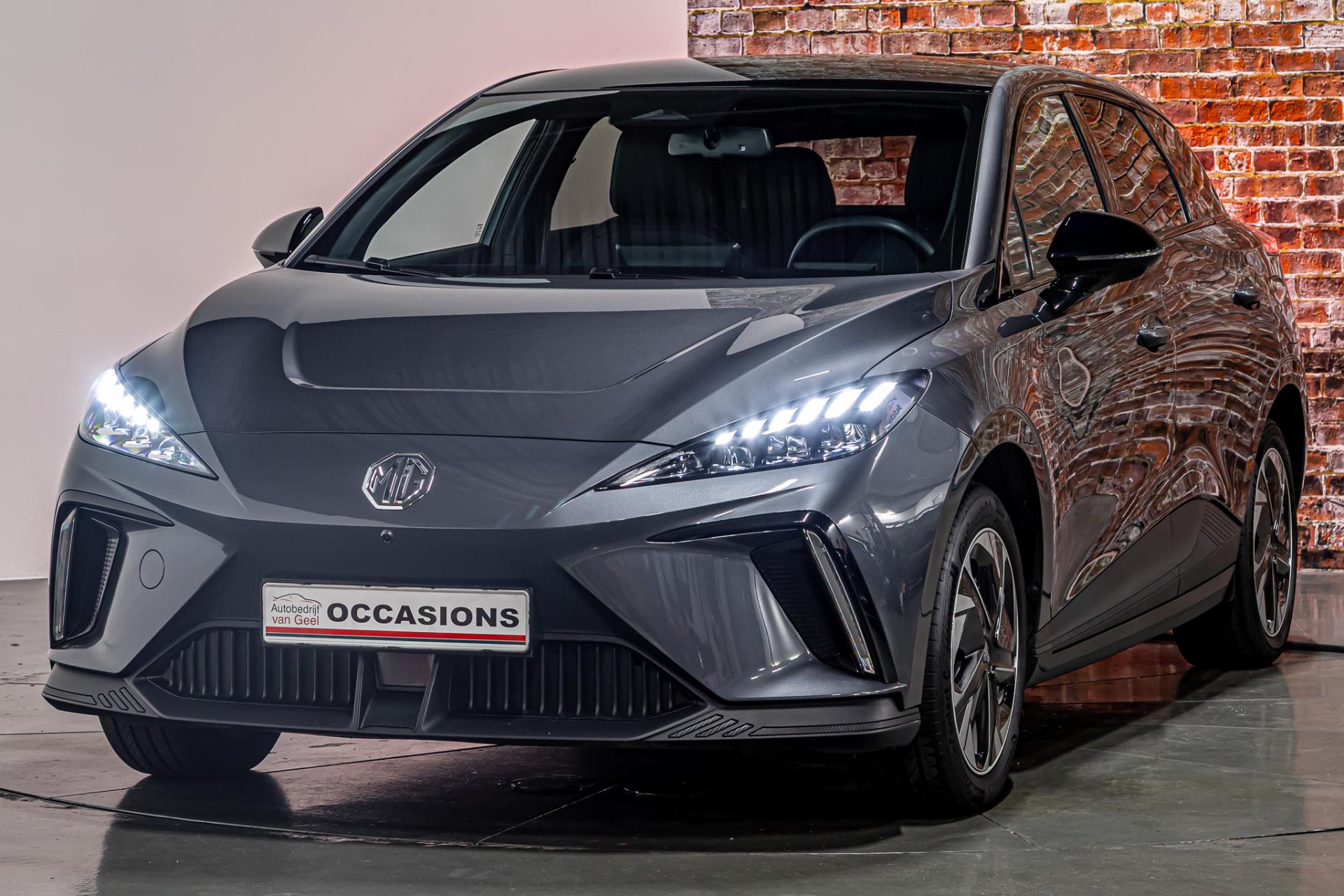 MG Mg4 electric Luxury 64 kWh 49960066-3.jpg | Autobedrijf van Geel