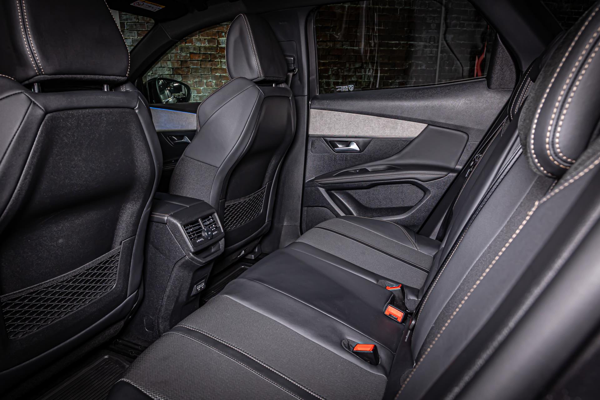 Peugeot 3008 1.2 PureTech GT I Apple carplay I Navi 50043133-21.jpg | Autobedrijf van Geel