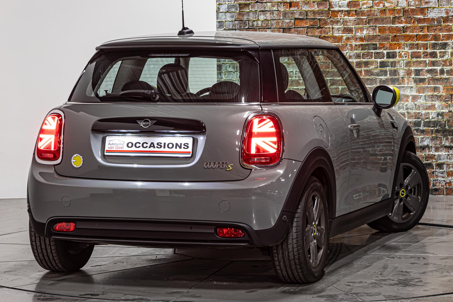 MINI Mini Electric Essential 33 kWh | Apple Carplay | Led | Stoelverwarming 50369043-12.jpg | Autobedrijf van Geel