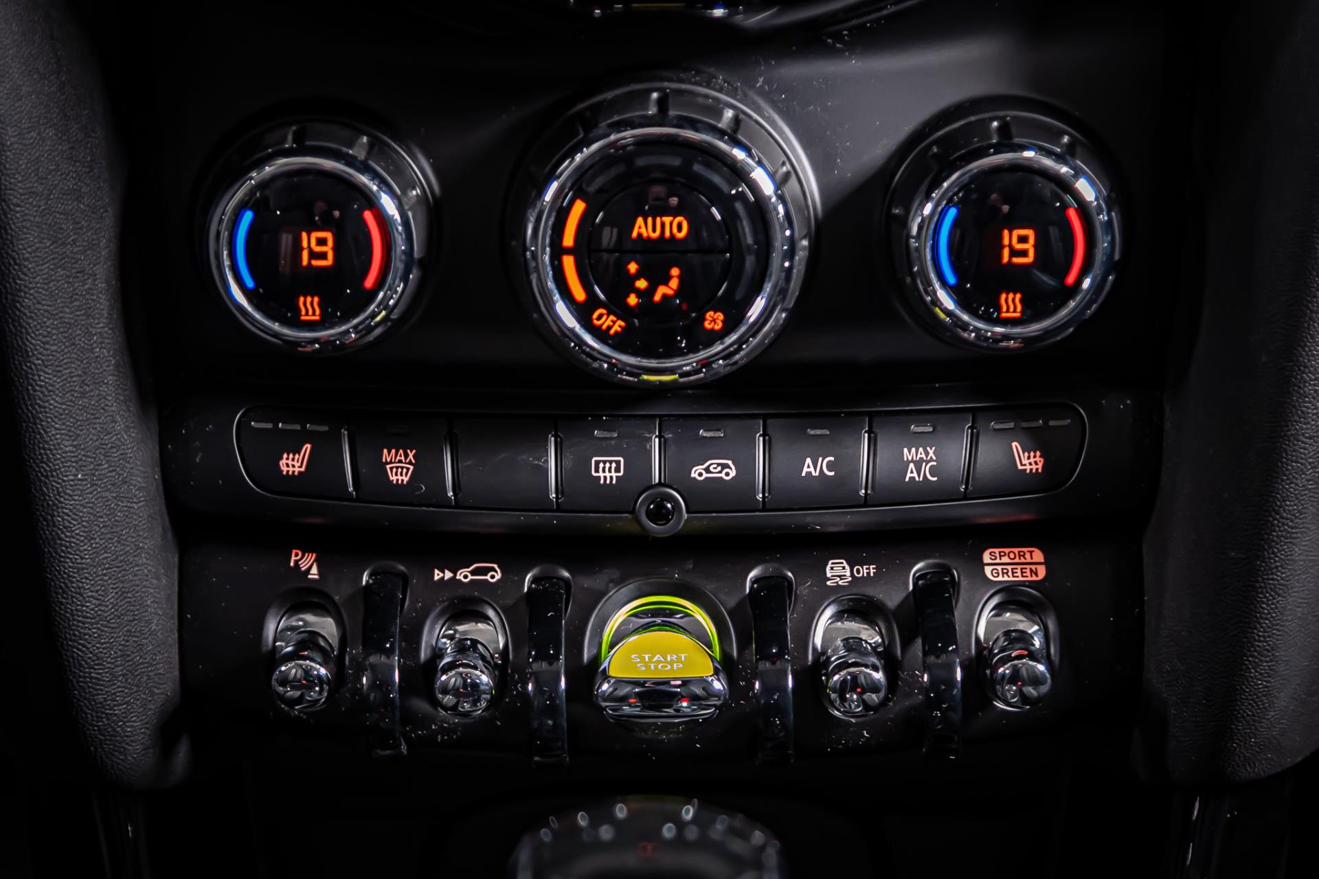 MINI Mini Electric Essential 33 kWh | Apple Carplay | Led | Stoelverwarming 50369043-20.jpg | Autobedrijf van Geel