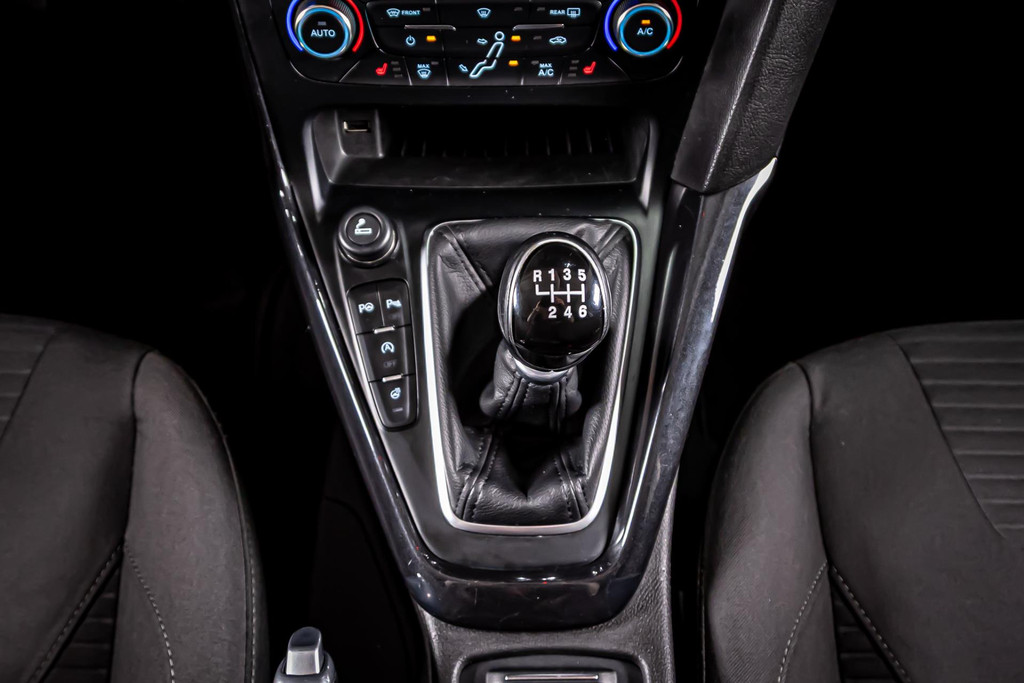 Ford FOCUS Wagon 1.5 Titanium 50376964-31.jpg | Autobedrijf van Geel