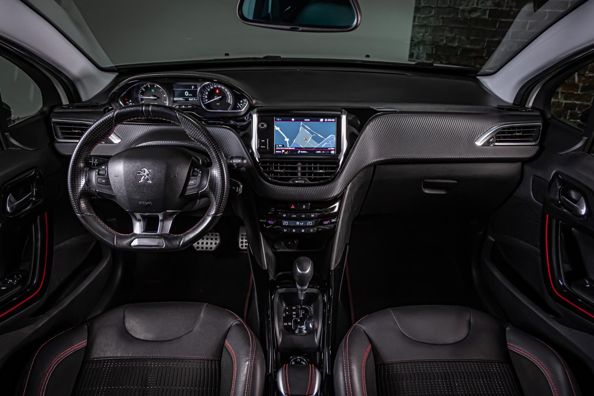 Peugeot 2008 1.2 PureTech GT-line | Apple Carplay | Trekhaak | Achteruitrijcamera 50392194-19.jpg | Autobedrijf van Geel