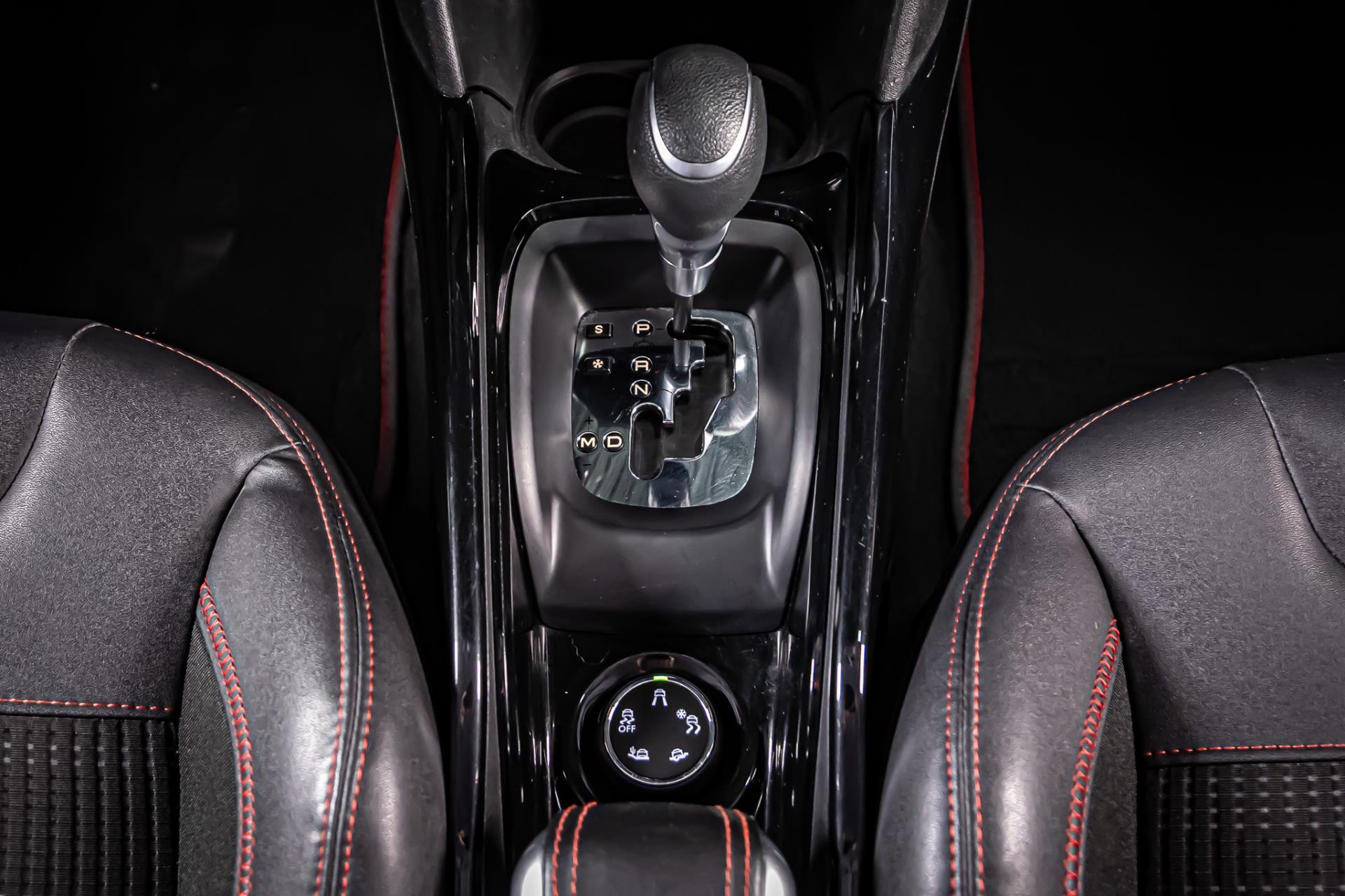 Peugeot 2008 1.2 PureTech GT-line | Apple Carplay | Trekhaak | Achteruitrijcamera 50392194-35.jpg | Autobedrijf van Geel