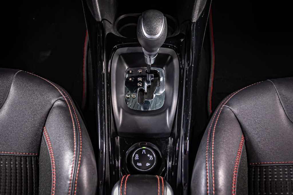 Peugeot 2008 1.2 PureTech GT-line | Apple Carplay | Trekhaak | Achteruitrijcamera 50392194-35.jpg | Autobedrijf van Geel