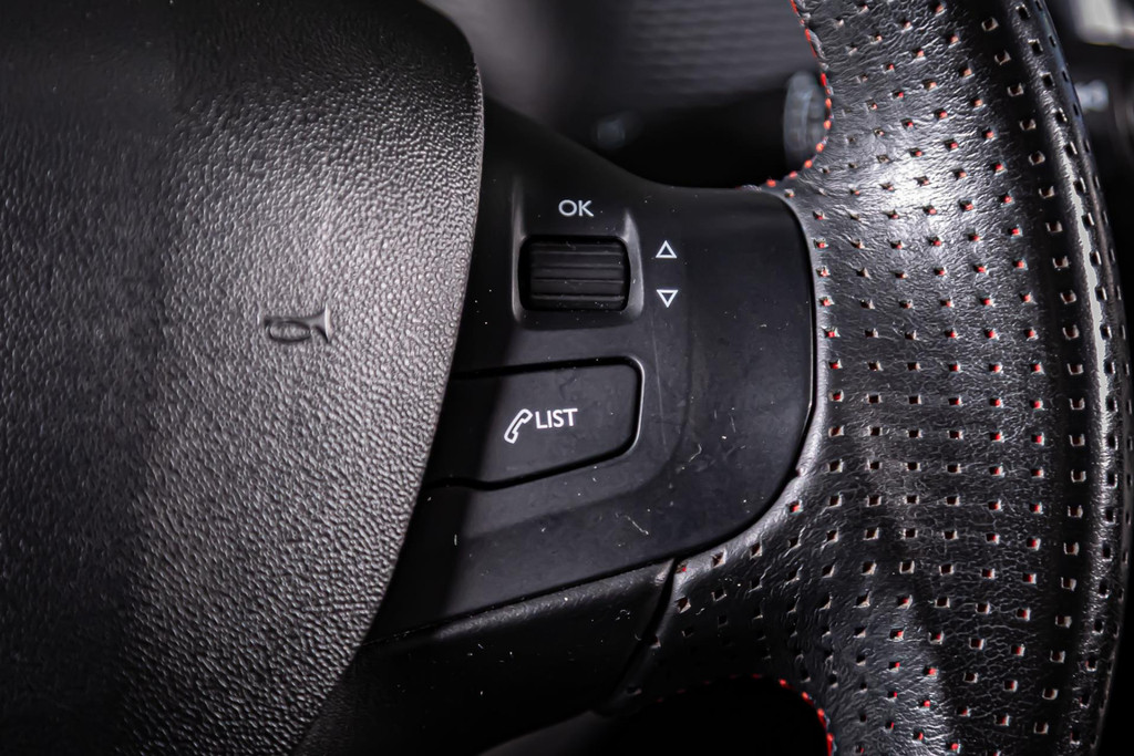 Peugeot 2008 1.2 PureTech GT-line | Apple Carplay | Trekhaak | Achteruitrijcamera 50392194-40.jpg | Autobedrijf van Geel