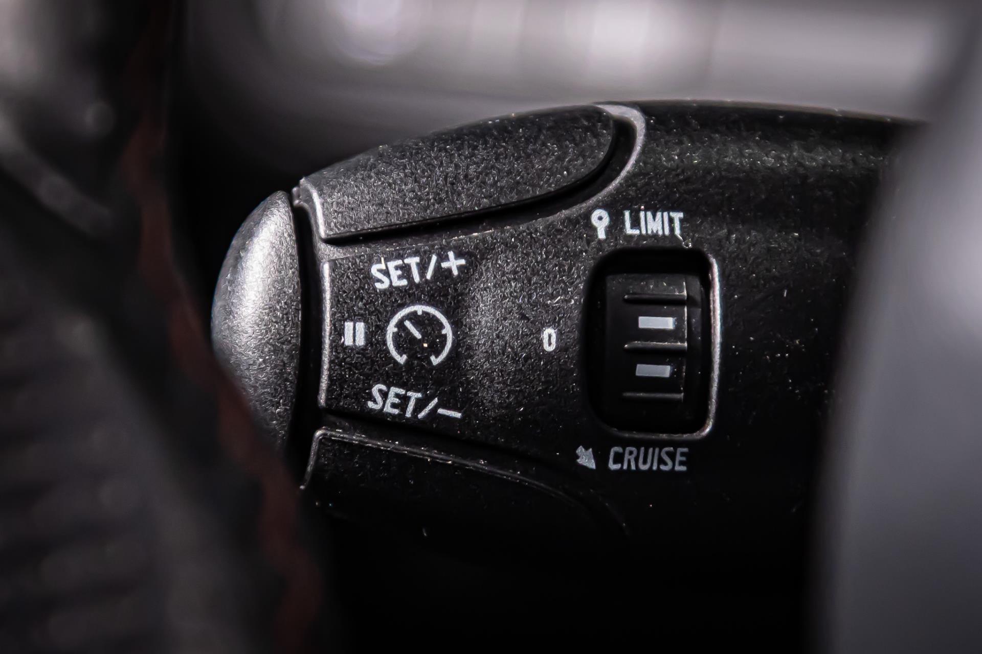 Peugeot 2008 1.2 PureTech GT-line | Apple Carplay | Trekhaak | Achteruitrijcamera 50392194-41.jpg | Autobedrijf van Geel