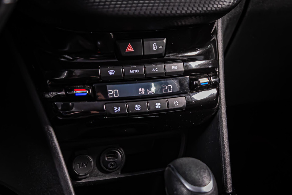 Peugeot 2008 1.2 PureTech GT-line | Apple Carplay | Trekhaak | Achteruitrijcamera 50392194-43.jpg | Autobedrijf van Geel