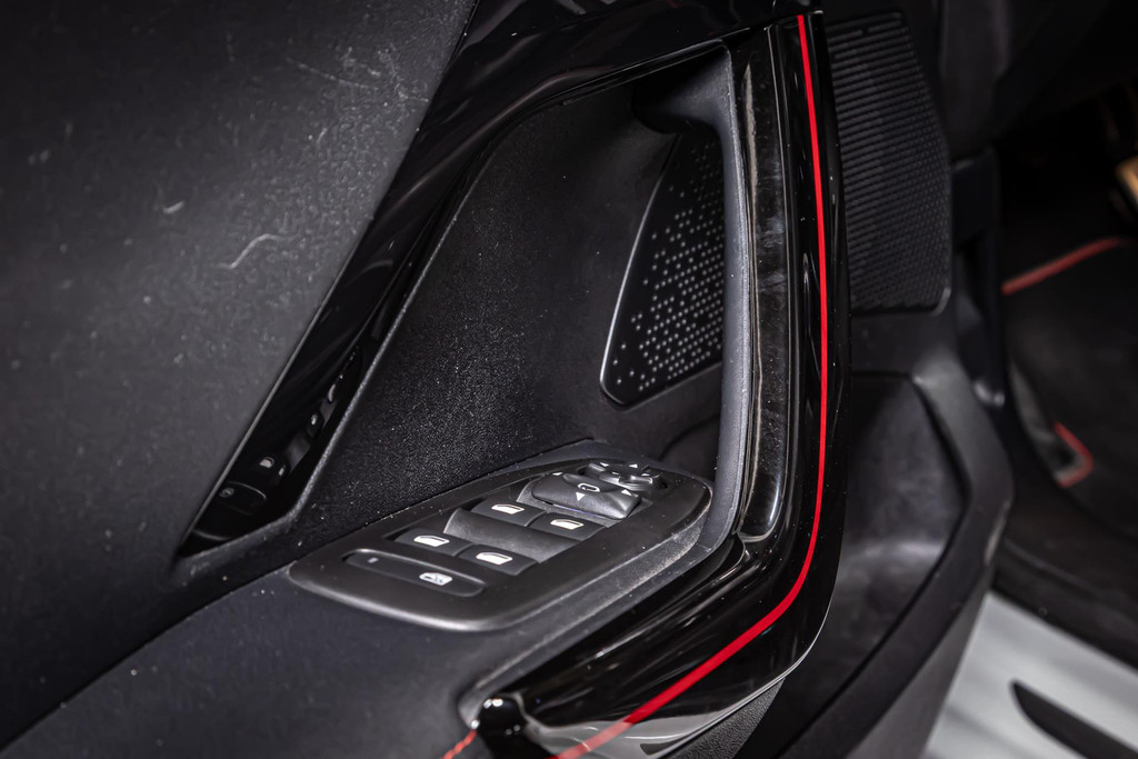 Peugeot 2008 1.2 PureTech GT-line | Apple Carplay | Trekhaak | Achteruitrijcamera 50392194-46.jpg | Autobedrijf van Geel