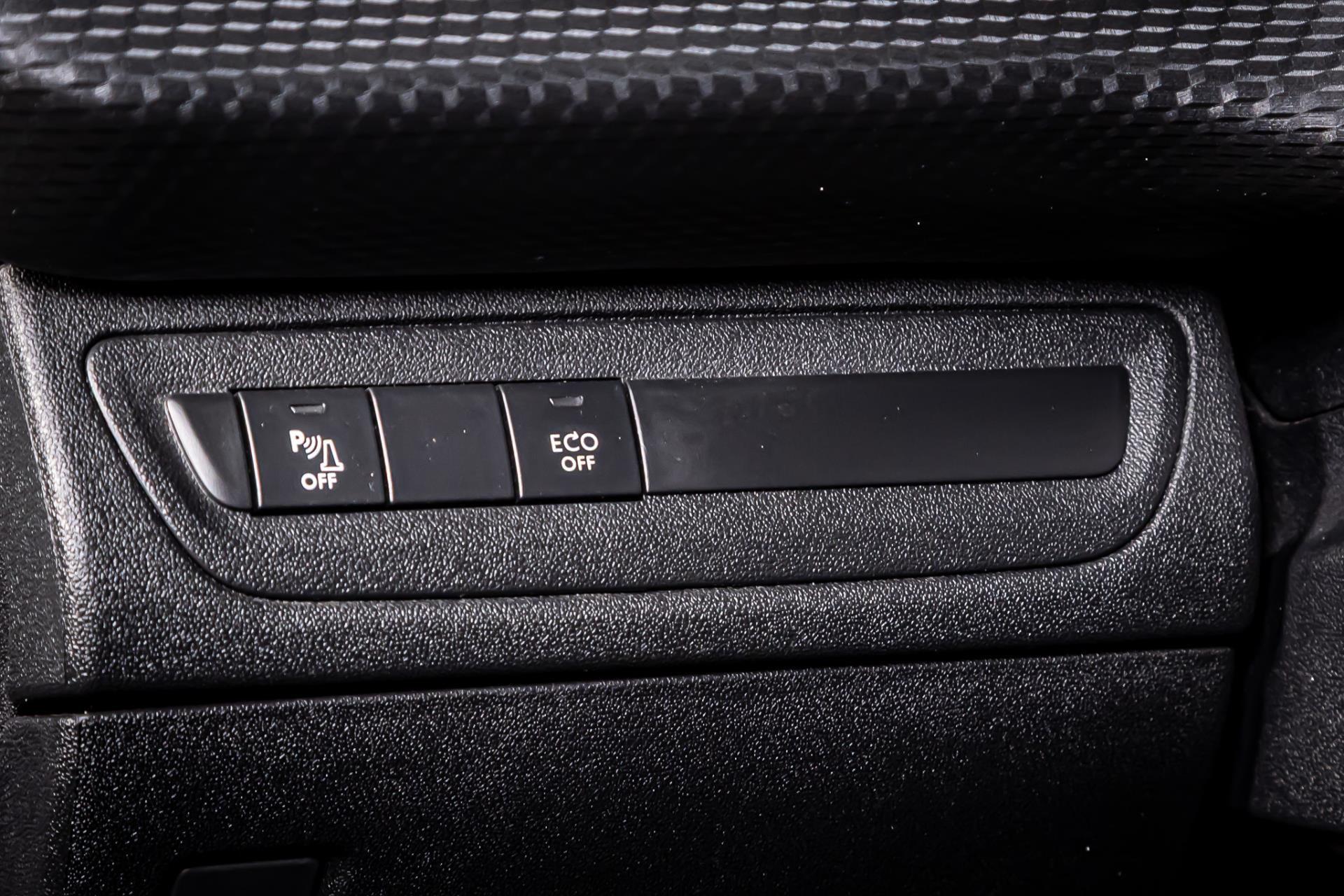 Peugeot 2008 1.2 PureTech GT-line | Apple Carplay | Trekhaak | Achteruitrijcamera 50392194-47.jpg | Autobedrijf van Geel